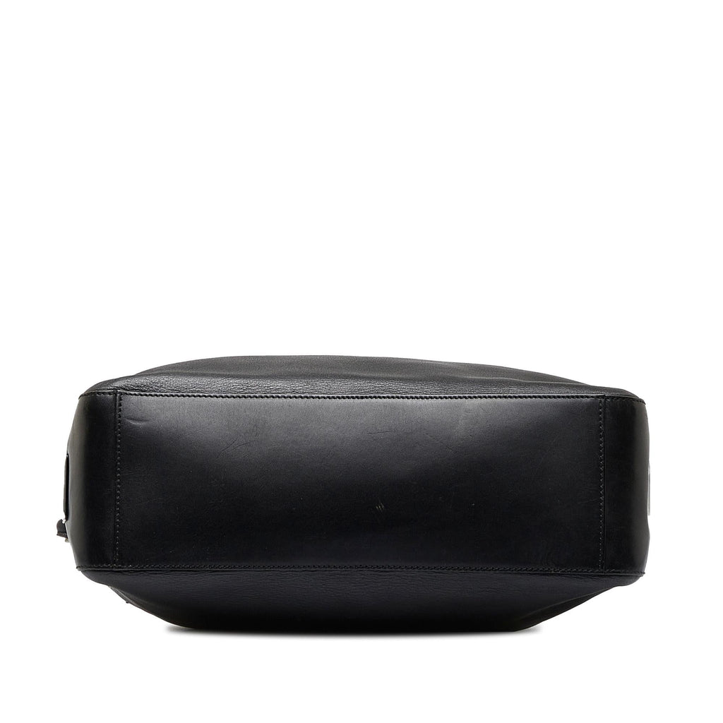 Gucci Leather Shoulder Bag (SHG-aiPihI)