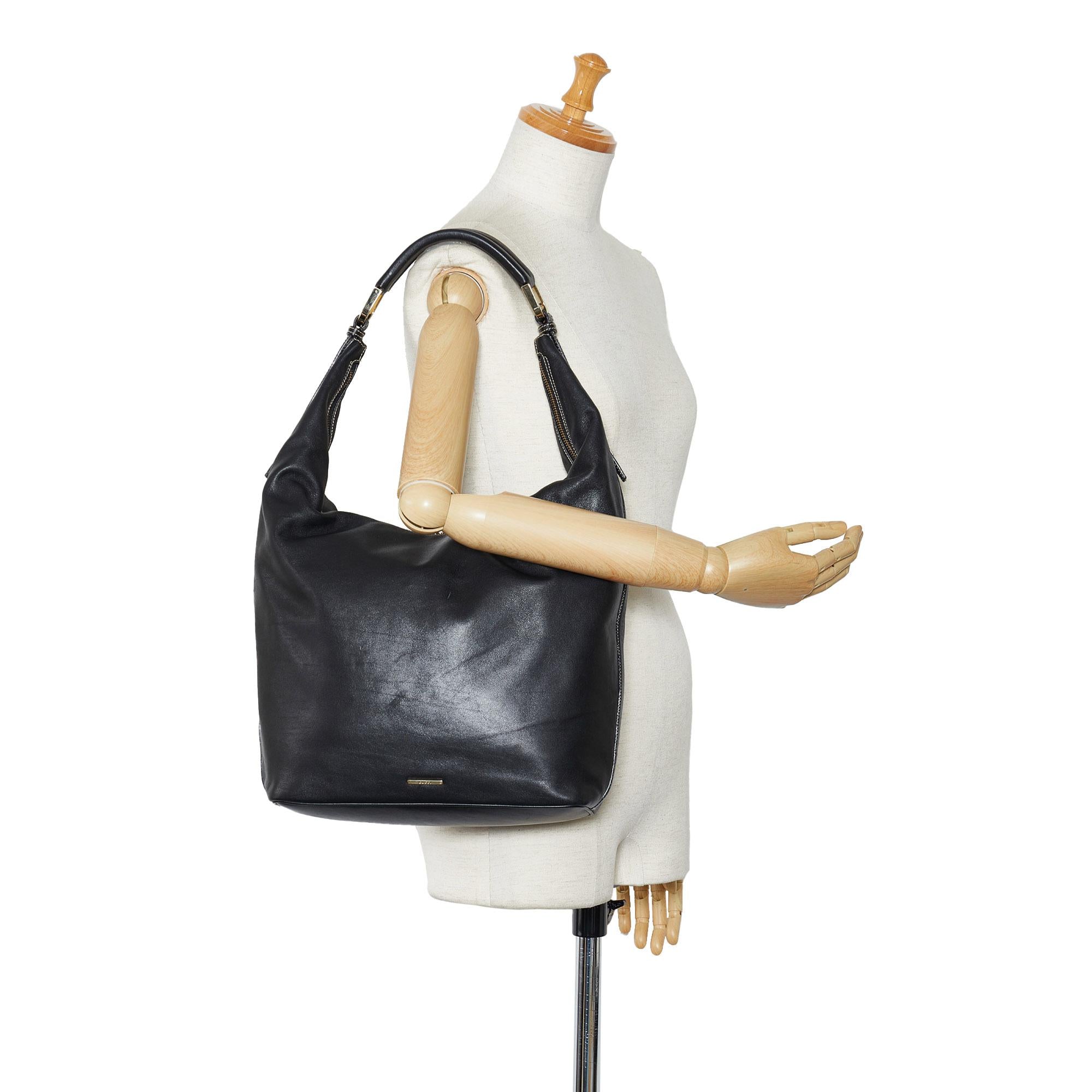 Gucci Leather Shoulder Bag (SHG-BBTMv6)