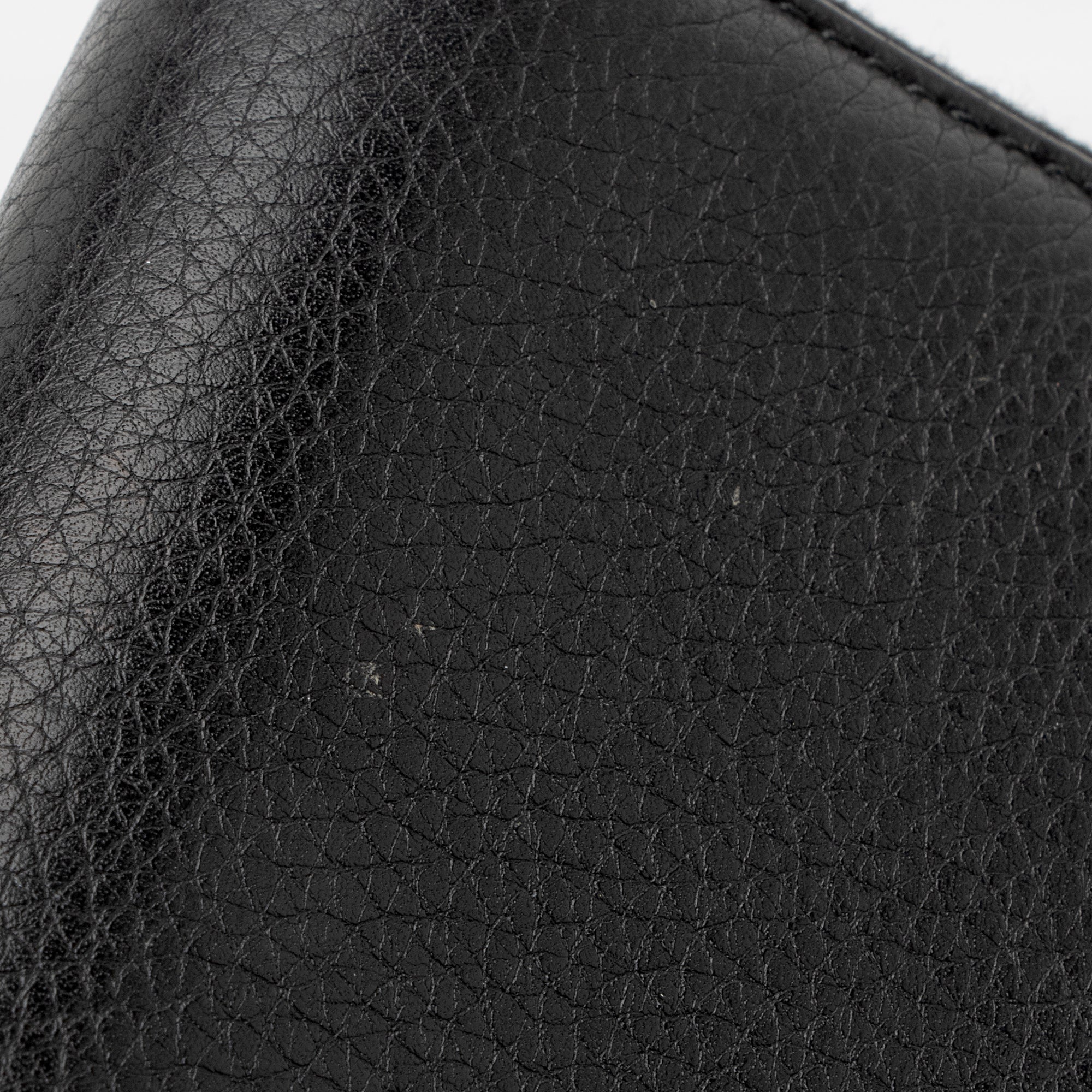 Gucci Leather Soho Compact Zip Around Wallet (SHF-VmdRHb)
