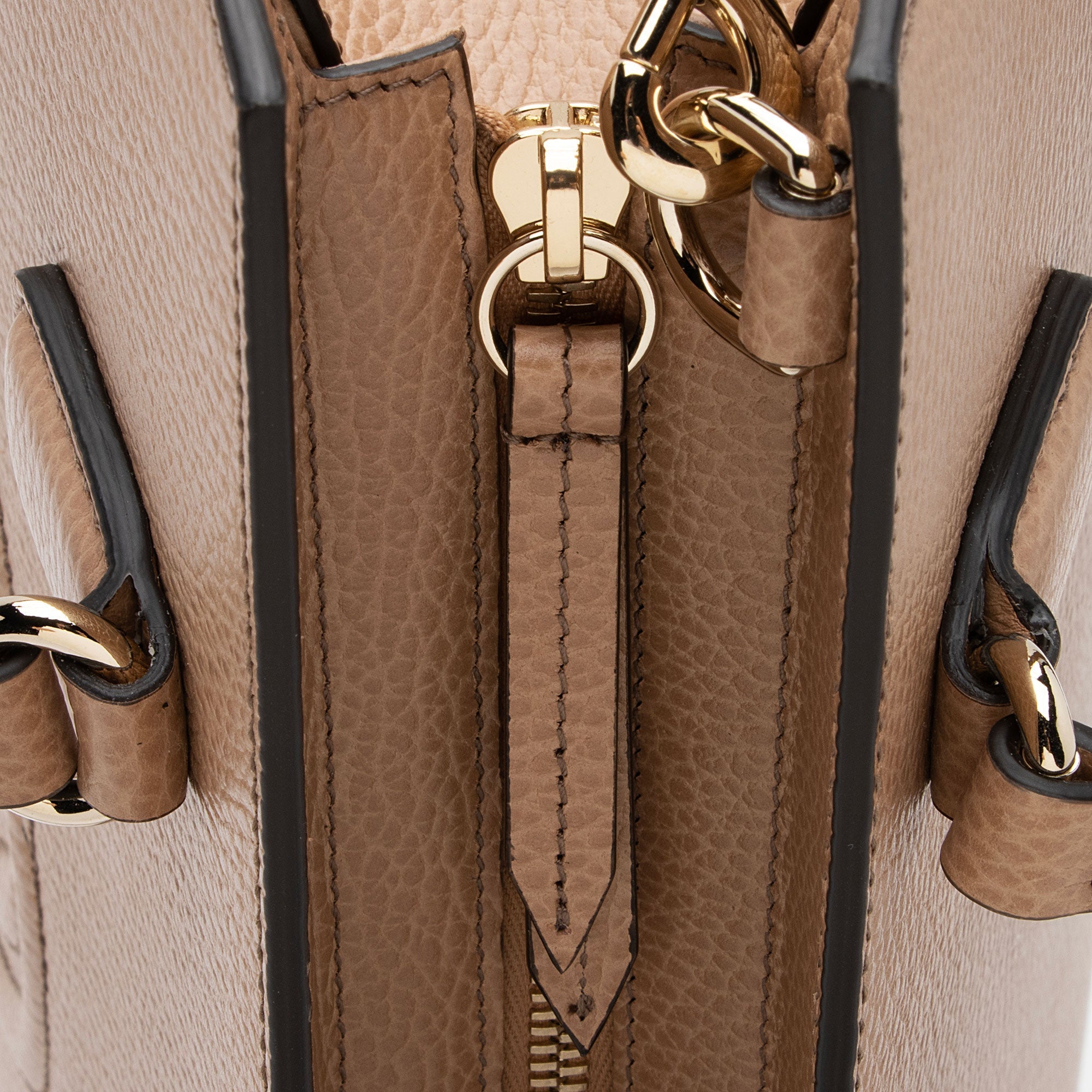 Gucci Leather Soho Medium Top Handle Satchel (SHF-auIjxm)