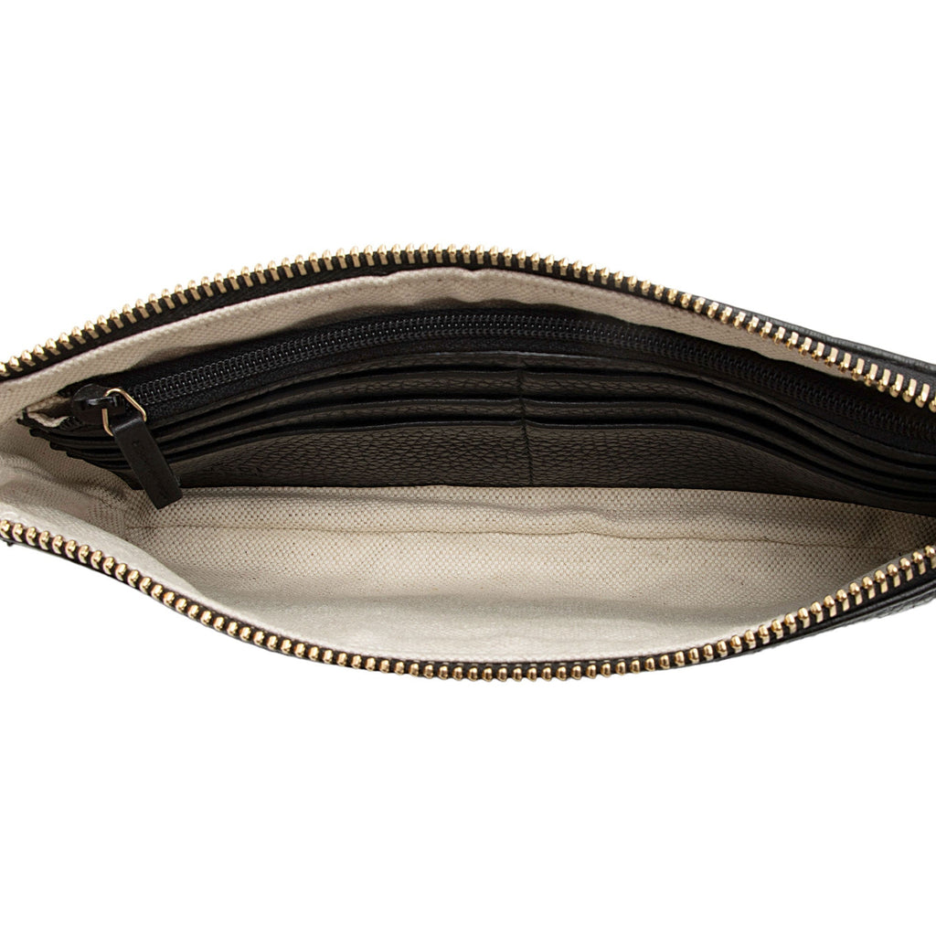 Gucci Leather Soho Wristlet (SHF-tCQd7D)