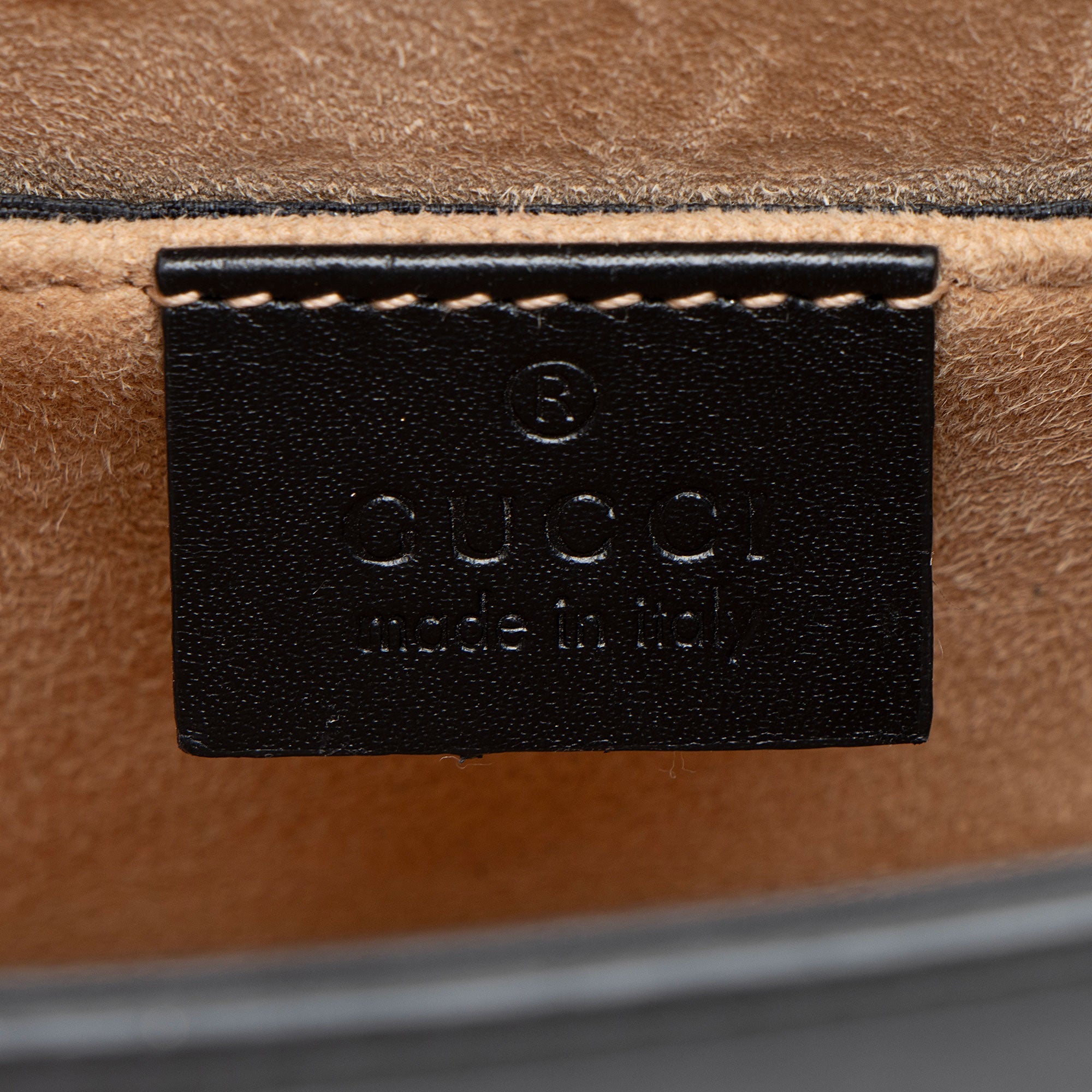 Gucci Leather Sylvie Mini Chain Bag (SHF-c7rwM9)