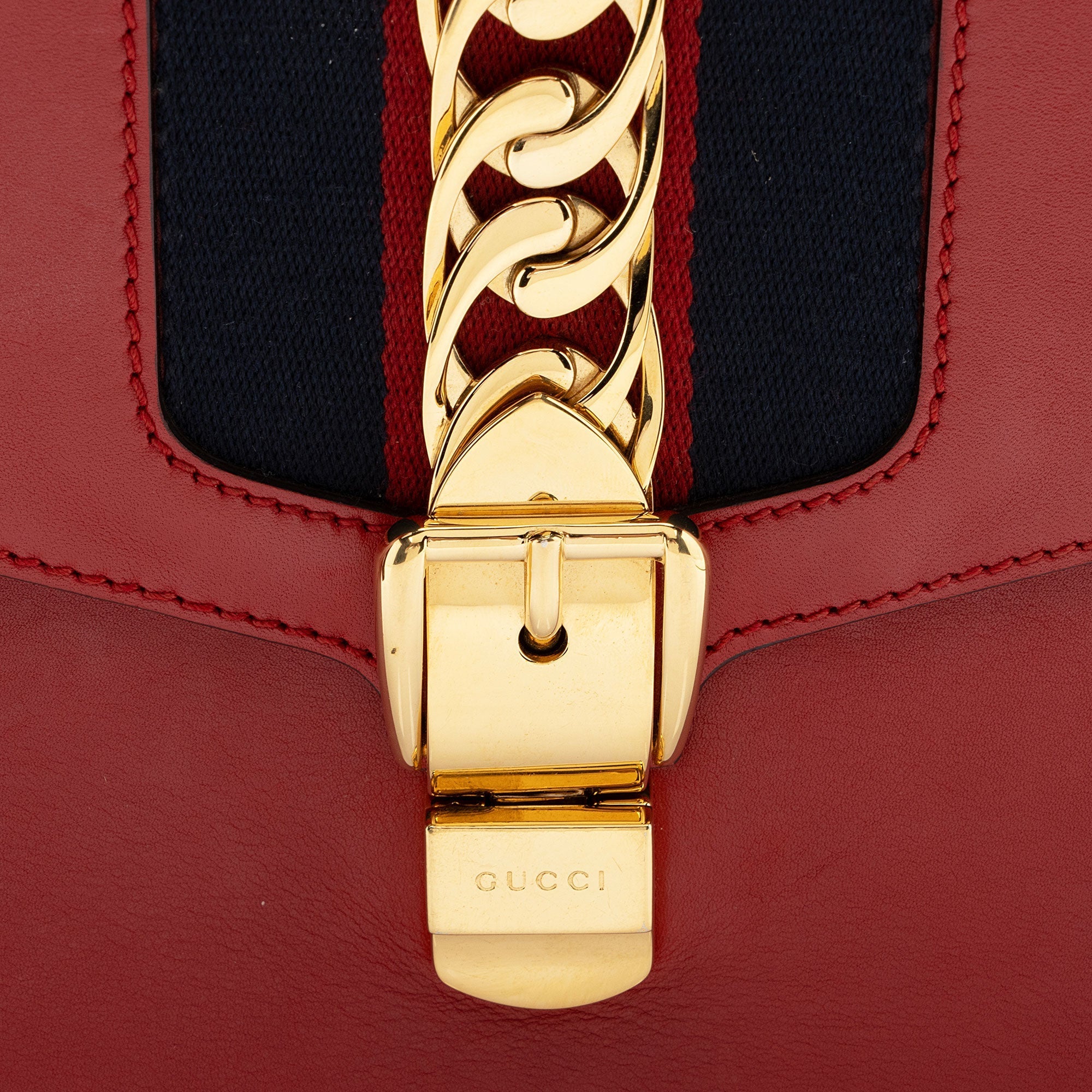 Gucci Leather Sylvie Wristlet (SHF-RDJFQ6)