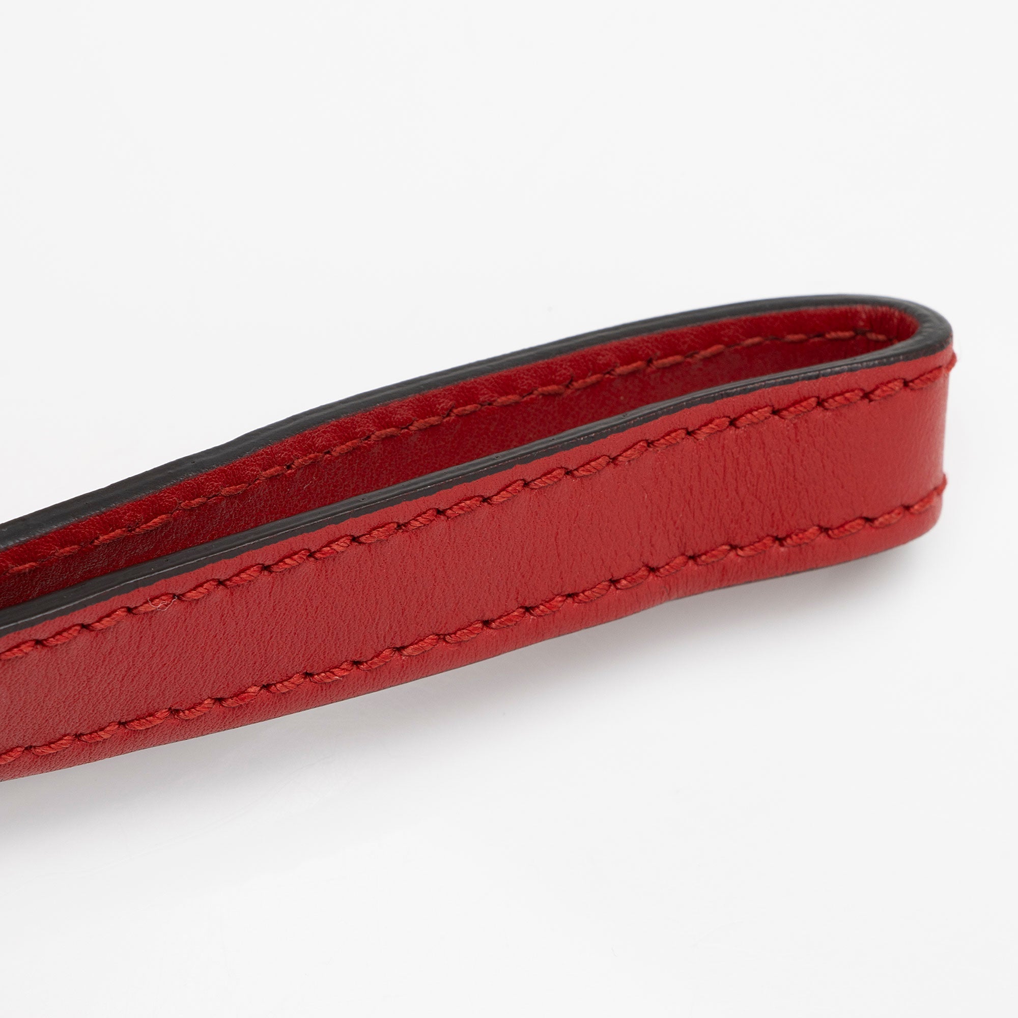 Gucci Leather Sylvie Wristlet (SHF-RDJFQ6)