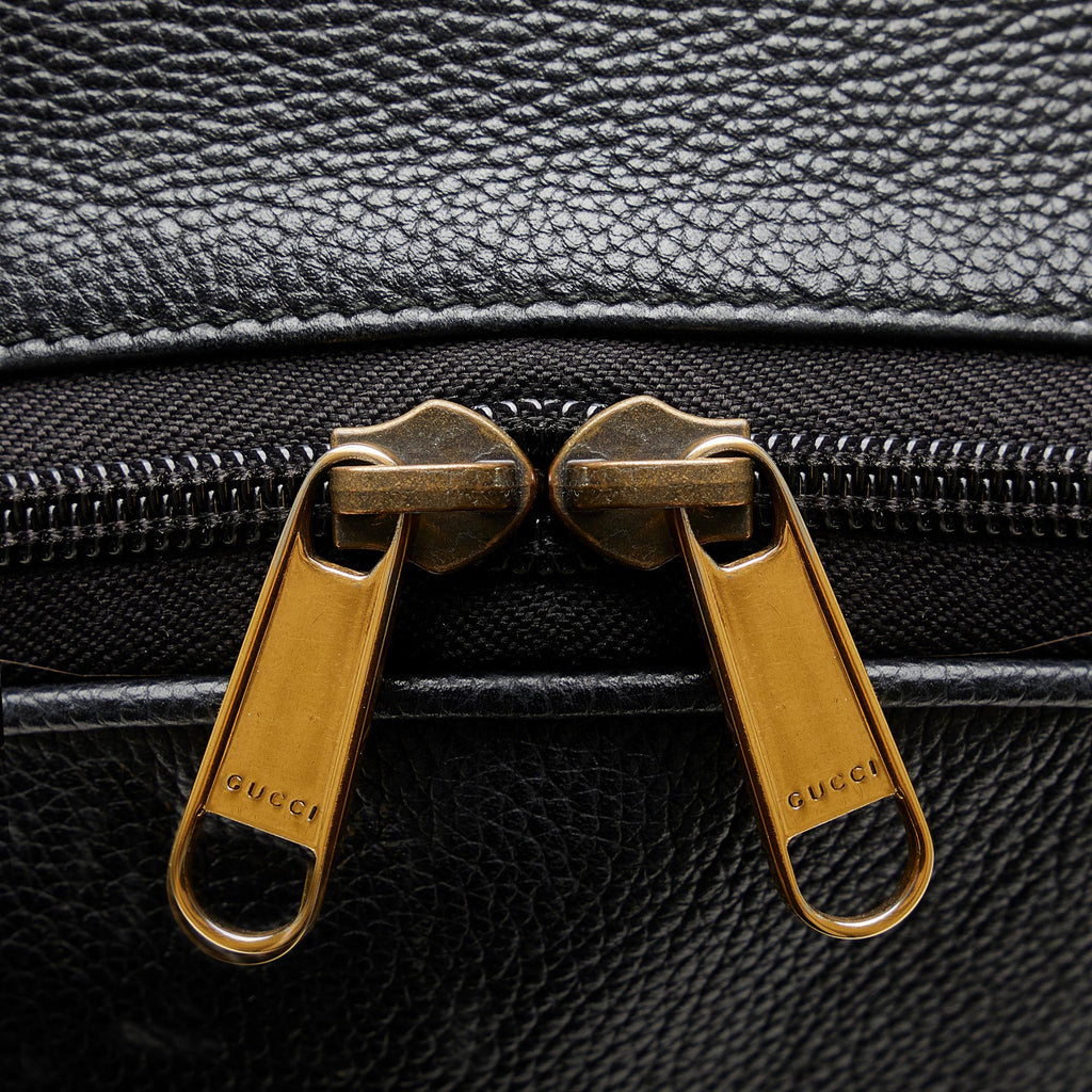 Gucci Logo Backpack (SHG-D61Ucn)
