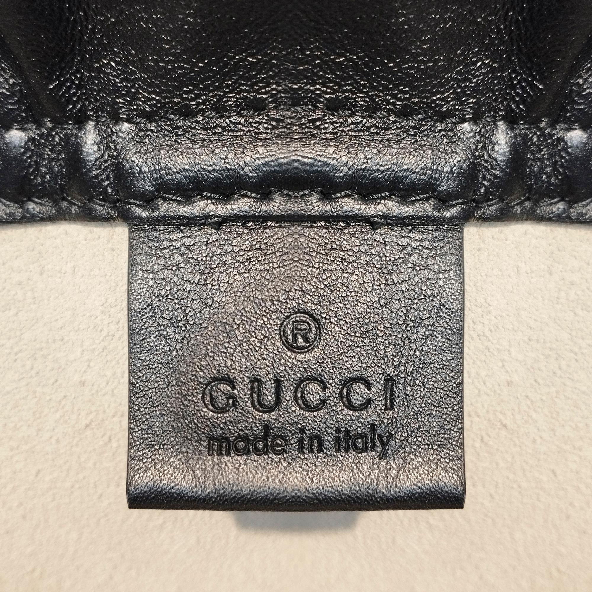 Gucci Logo Drawstring Backpack (SHG-Vl8urK)