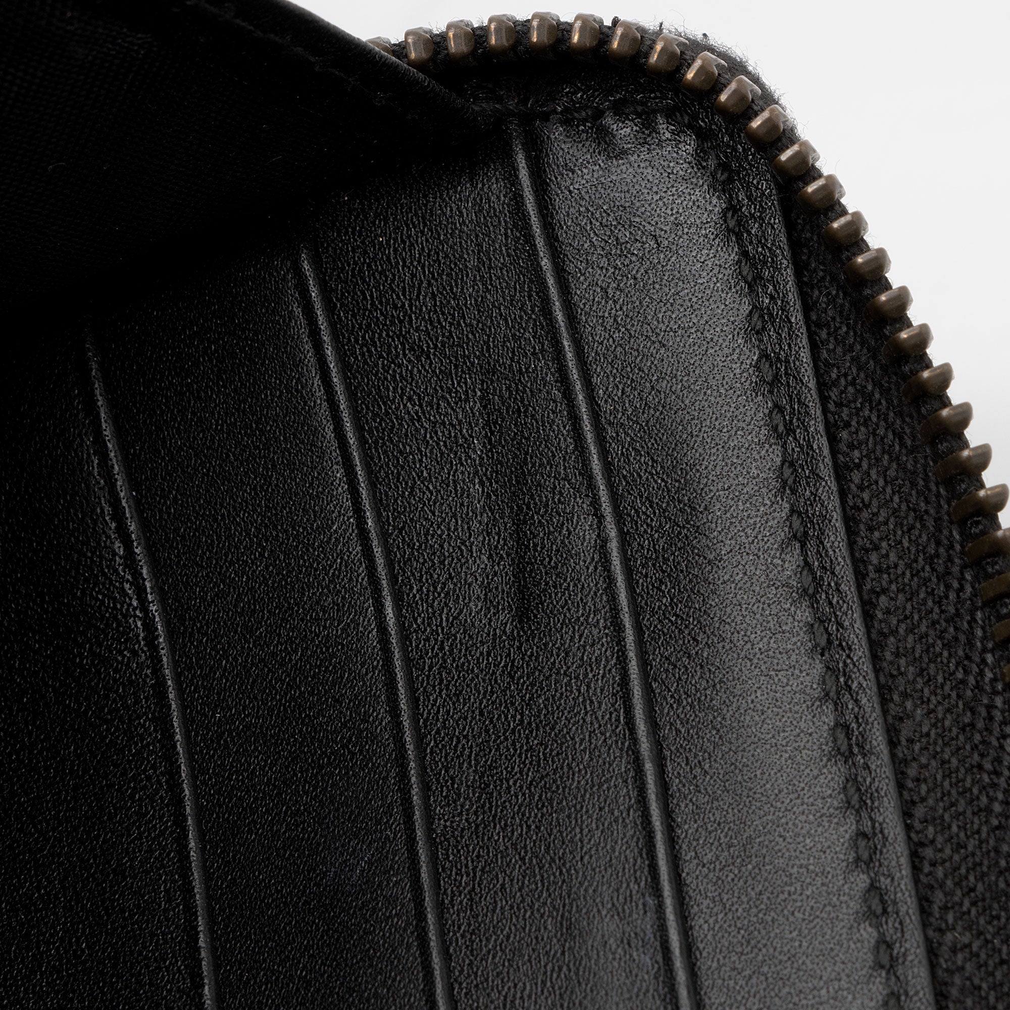 Gucci Matelasse GG Marmont Ghost Zip Around Wallet (SHF-nSlm24)