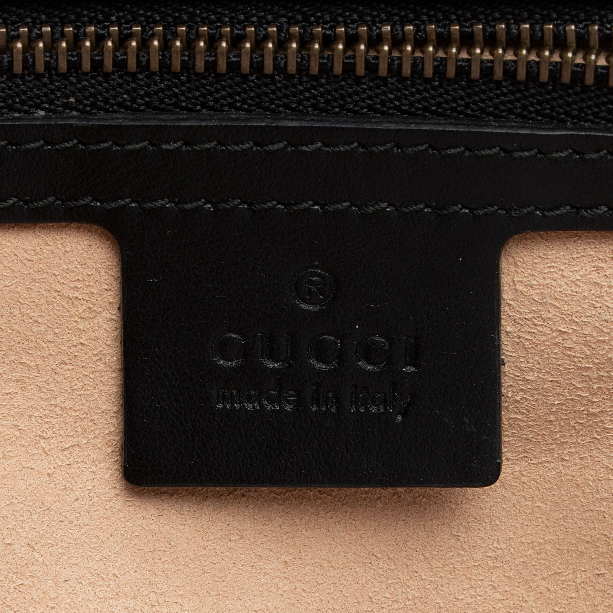 Gucci Matelasse Leather GG Marmont Clutch (SHF-v89K6D)