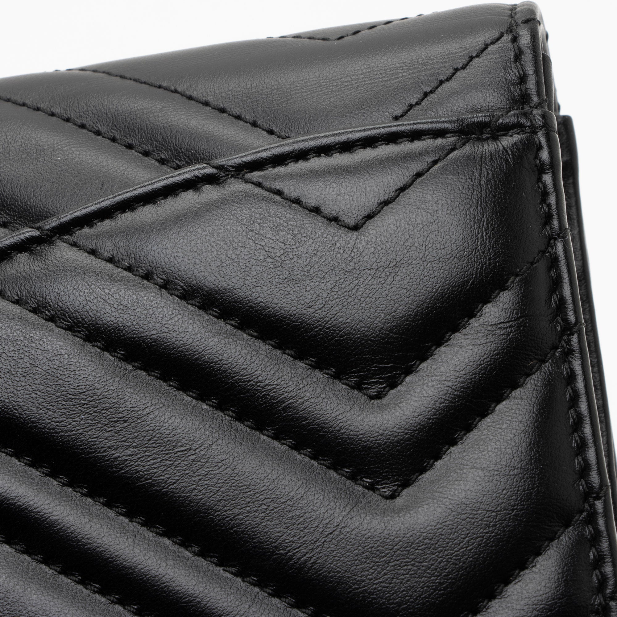 Gucci Matelasse Leather GG Marmont Clutch (SHF-ZRS6E1)