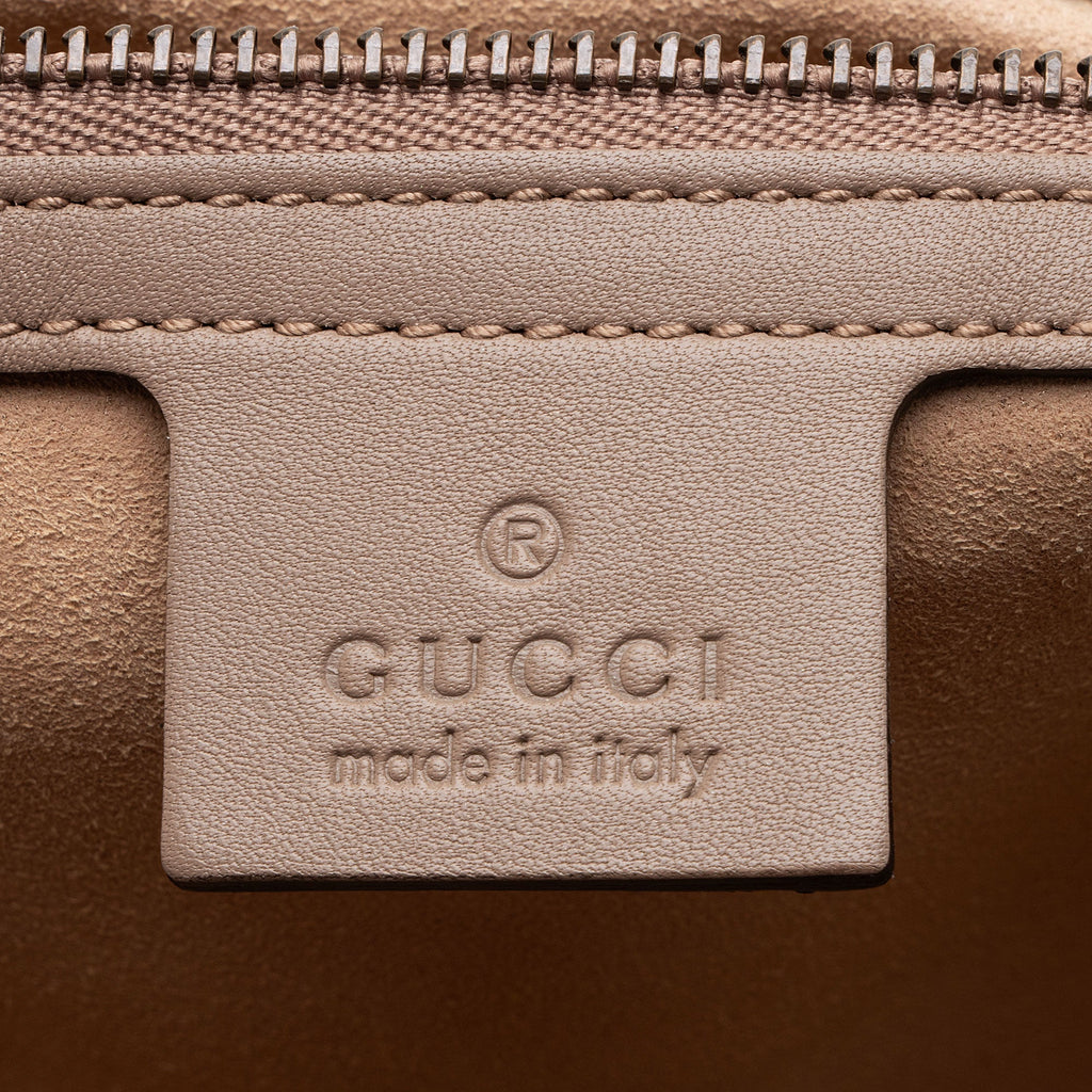 Gucci Matelasse Leather GG Marmont Medium Flap Shoulder Bag (SHF-EZthFS)