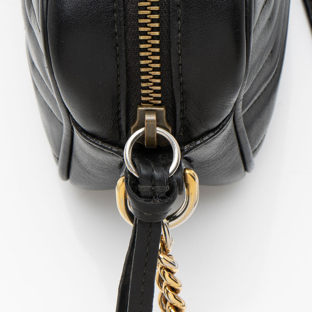 Gucci Matelasse Leather GG Marmont Mini Bag (SHF-MMurmE)