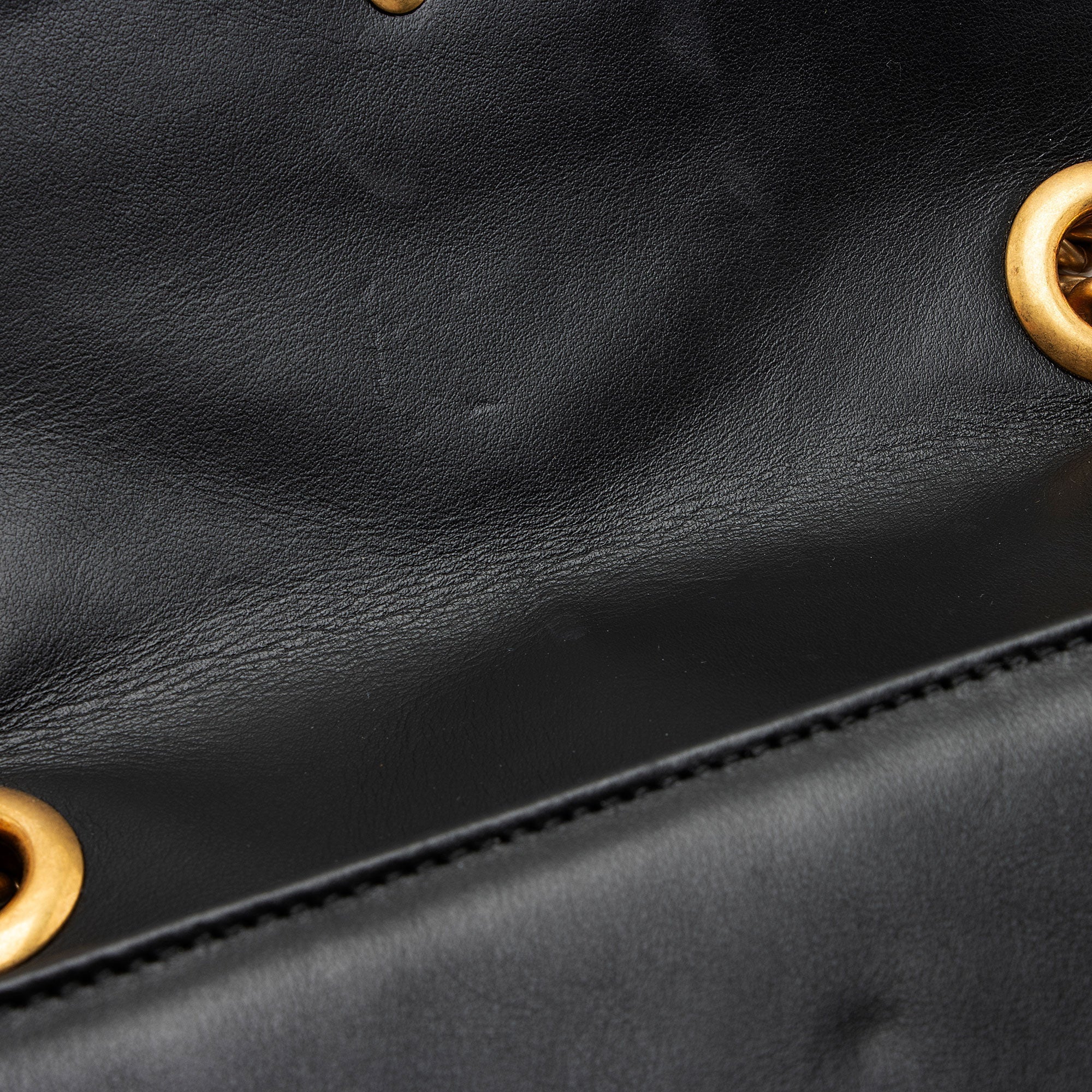 Gucci Matelasse Leather GG Marmont Mini Flap Bag (SHF-Aicihy)