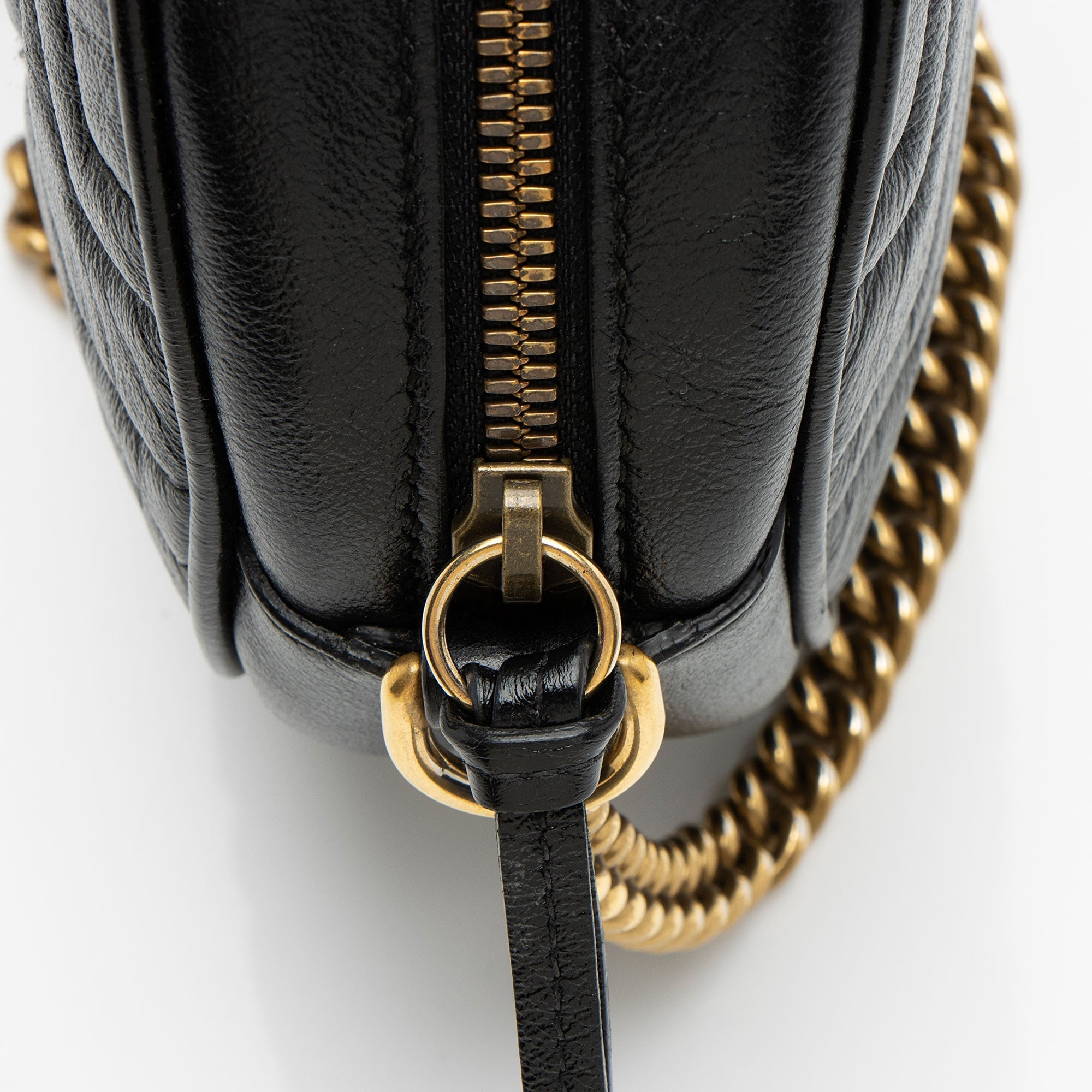 Gucci Matelasse Leather GG Marmont Round Mini Shoulder Bag (SHF-zohuy0)