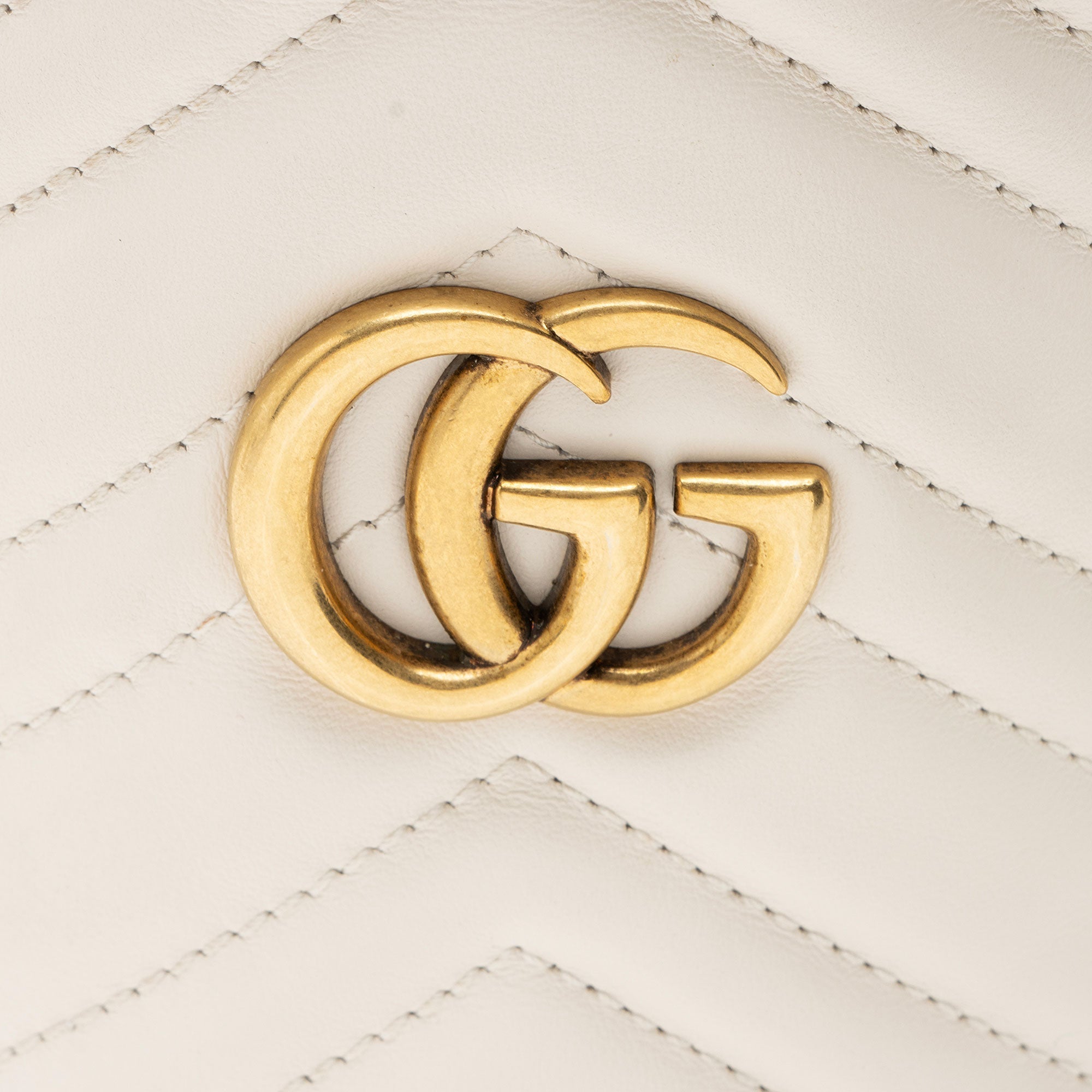 Gucci Matelasse Leather GG Marmont Small Bucket Bag