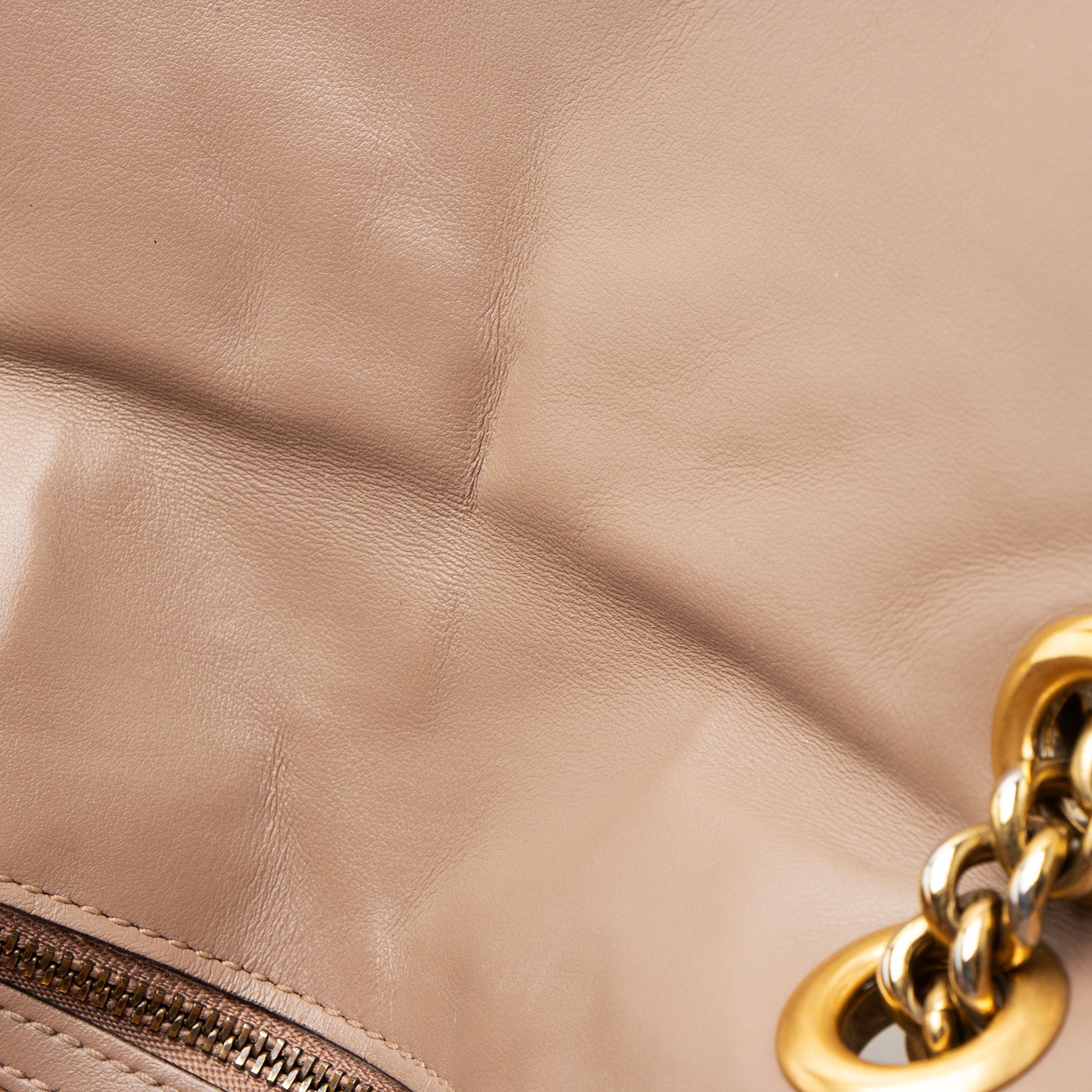 Gucci Matelasse Leather GG Marmont Small Flap Bag (SHF-V9wY7d)