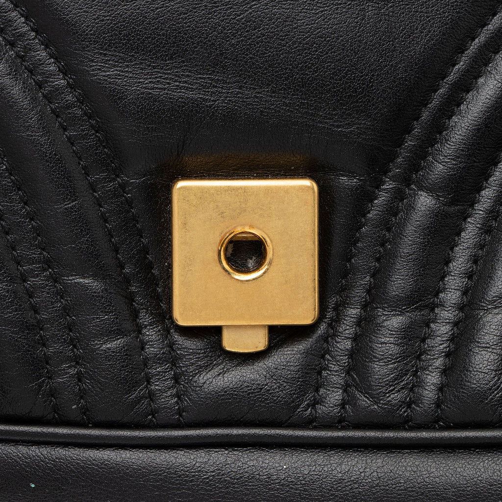 Gucci Matelasse Leather GG Marmont Small Flap Shoulder Bag (SHF-5zif5r)