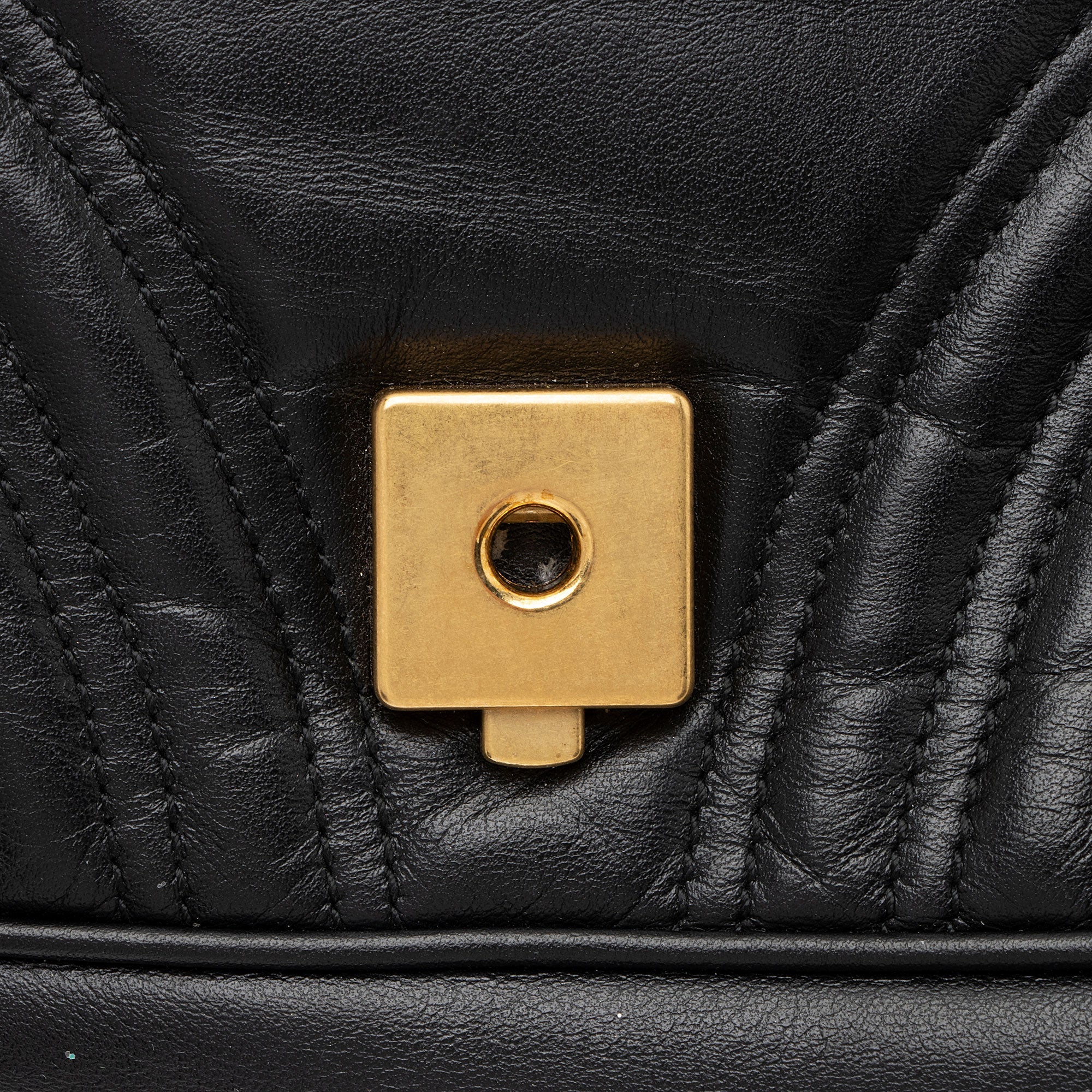Gucci Matelasse Leather GG Marmont Small Flap Shoulder Bag (SHF-5zif5r)