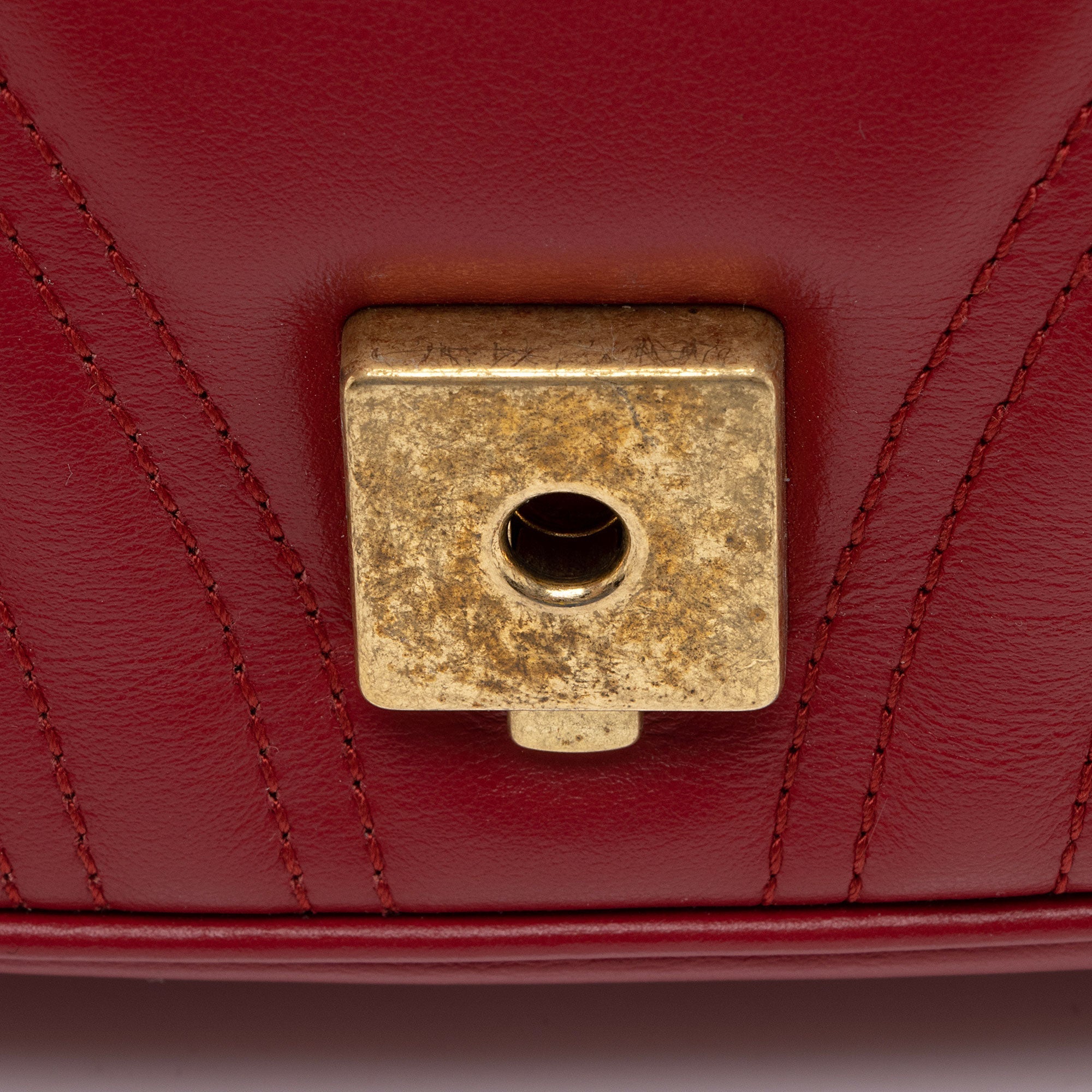 Gucci Matelasse Leather GG Marmont Small Bag (SHF-3fREDC)