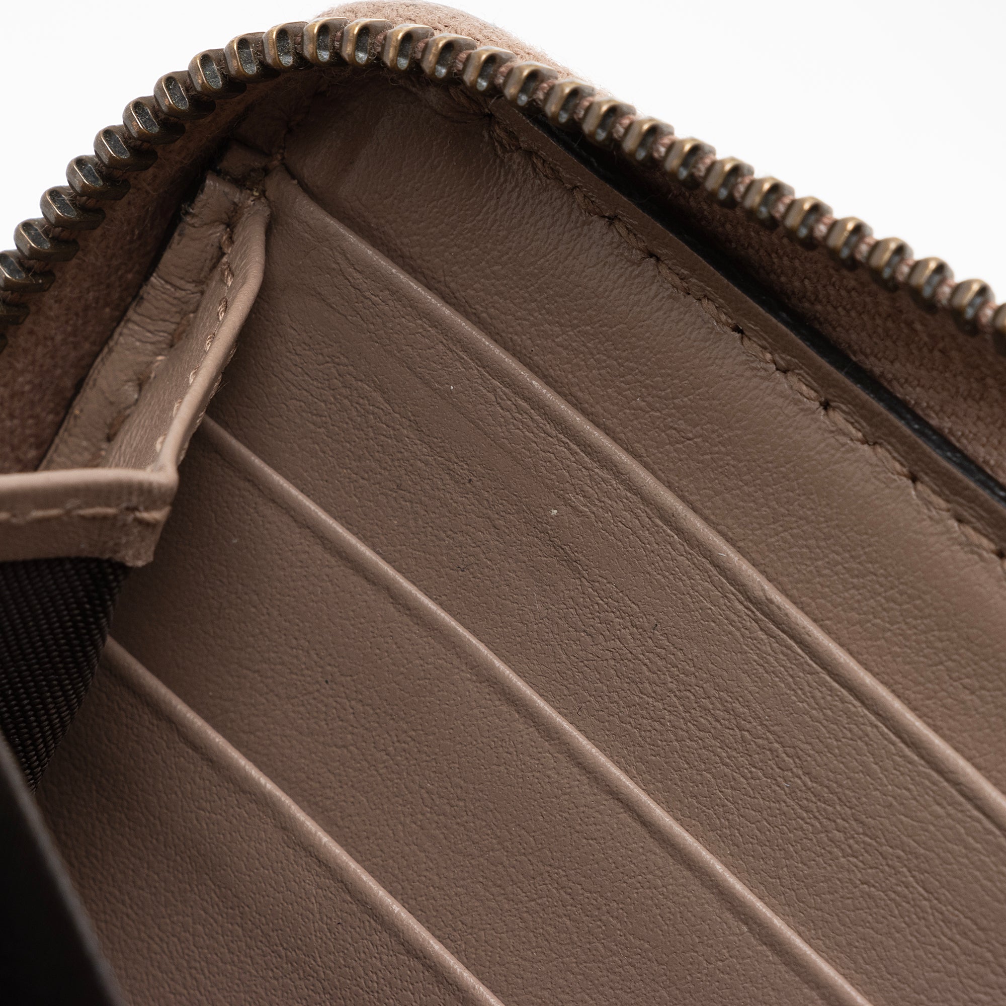 Gucci Matelasse Leather GG Marmont Zip Wallet (SHF-22654)