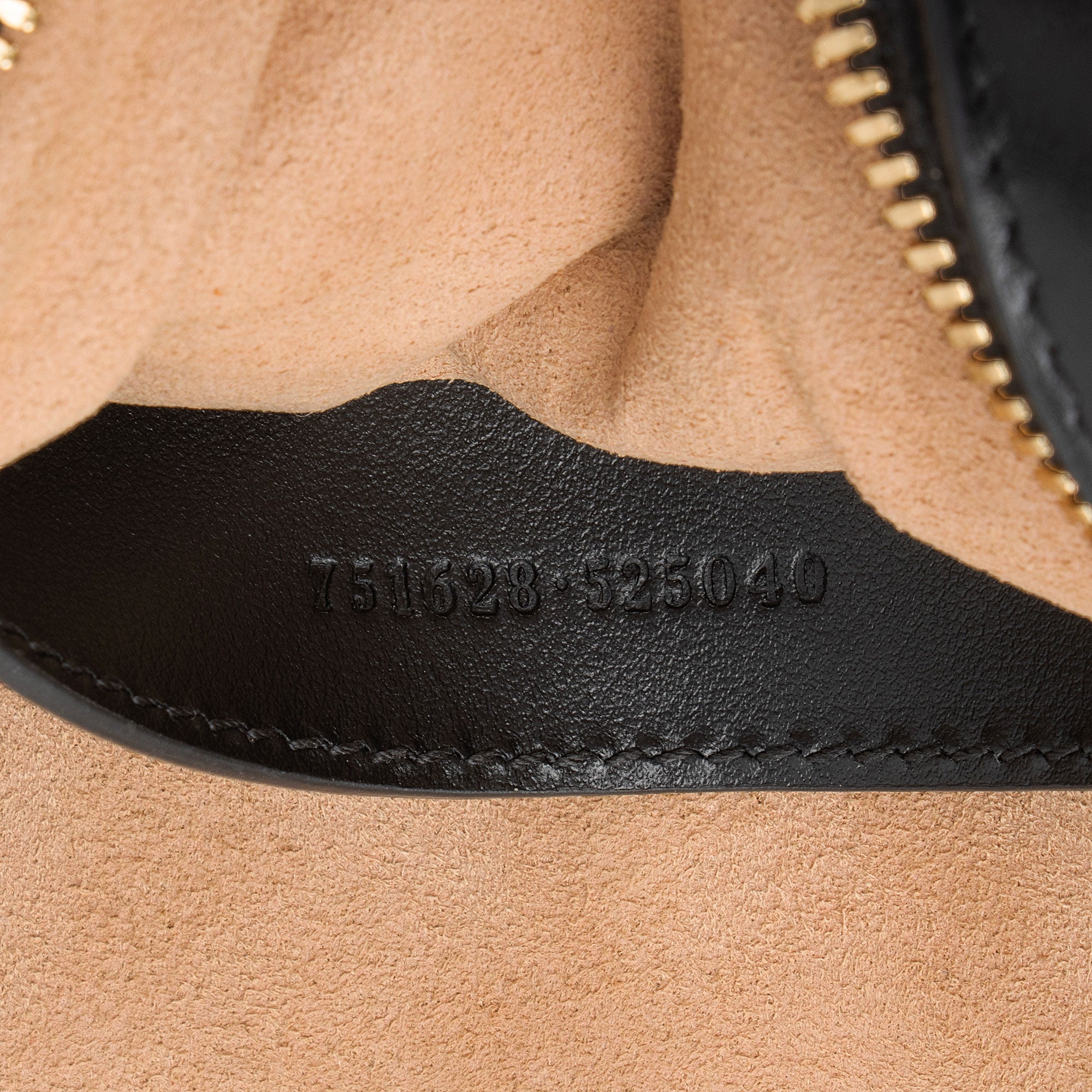Gucci Matelasse Leather Interlocking G Heart Mini Shoulder Bag (SHF-j5rydx)