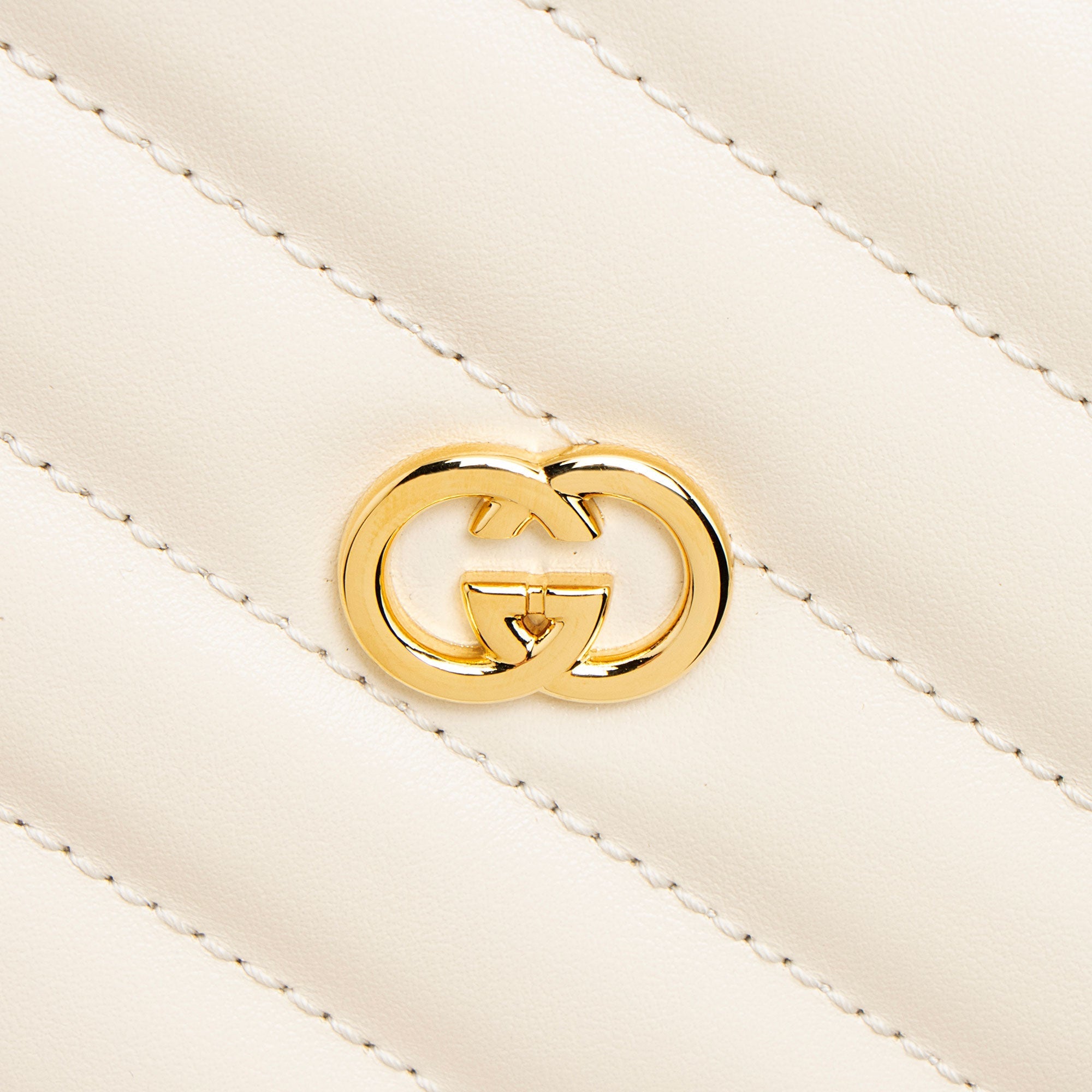 Gucci Matelasse Leather Interlocking G Heart Mini Shoulder Bag (SHF-iaso5p)