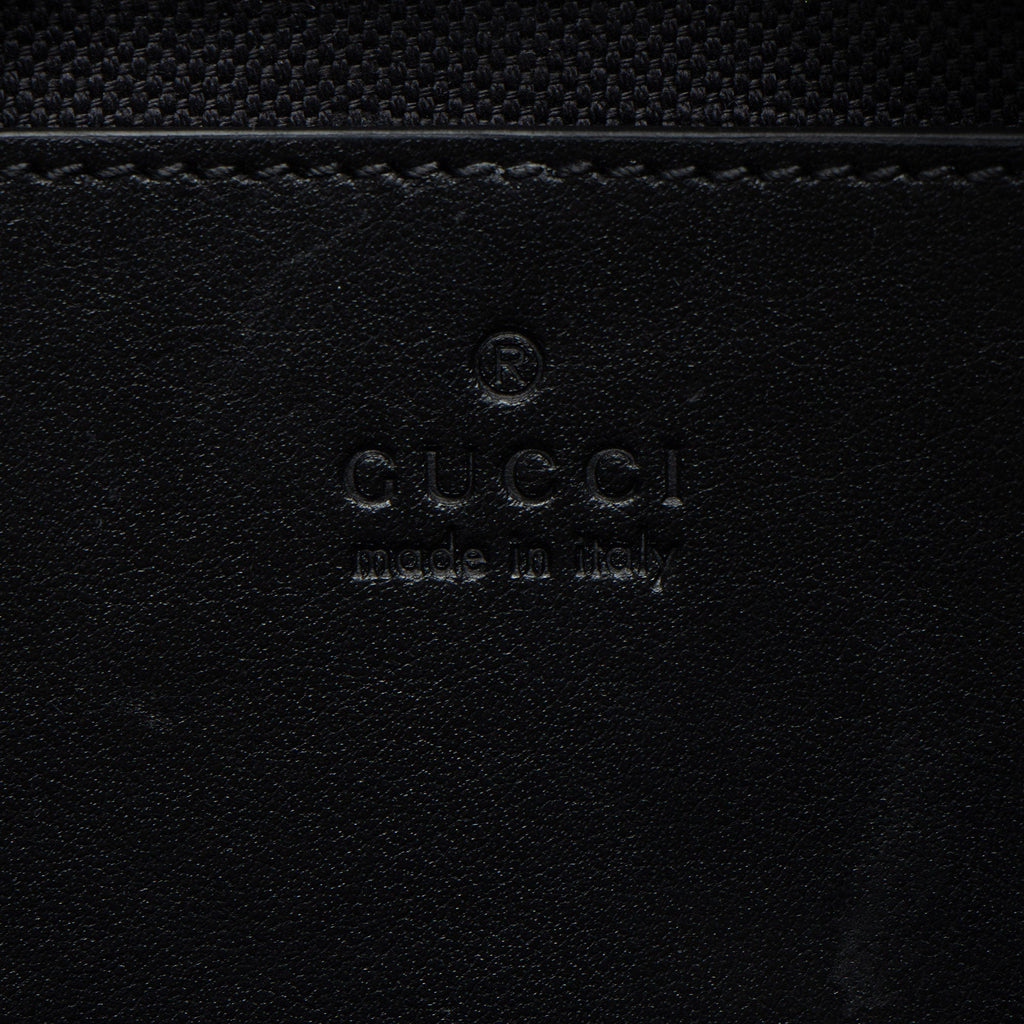 Gucci Matelasse Leather Monochrome GG Marmont Small Camera Bag