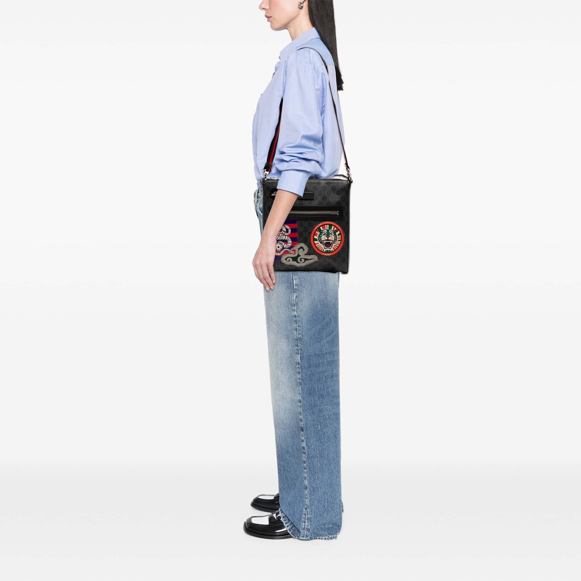 Gucci Medium GG Supreme Night Courier MessLBger Bag