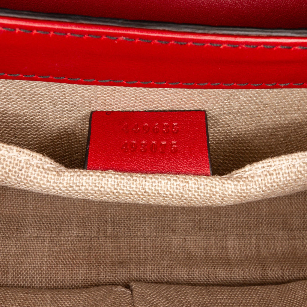 Gucci Medium Microguccissima Emily Shoulder Bag (SHG-MaxKRL)