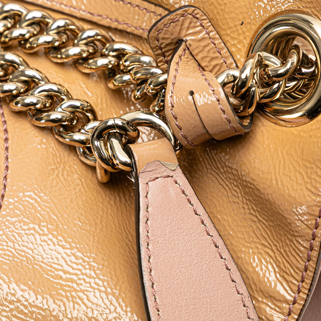Gucci Medium Patent Soho Chain Tote (SHG-wf1hvh)