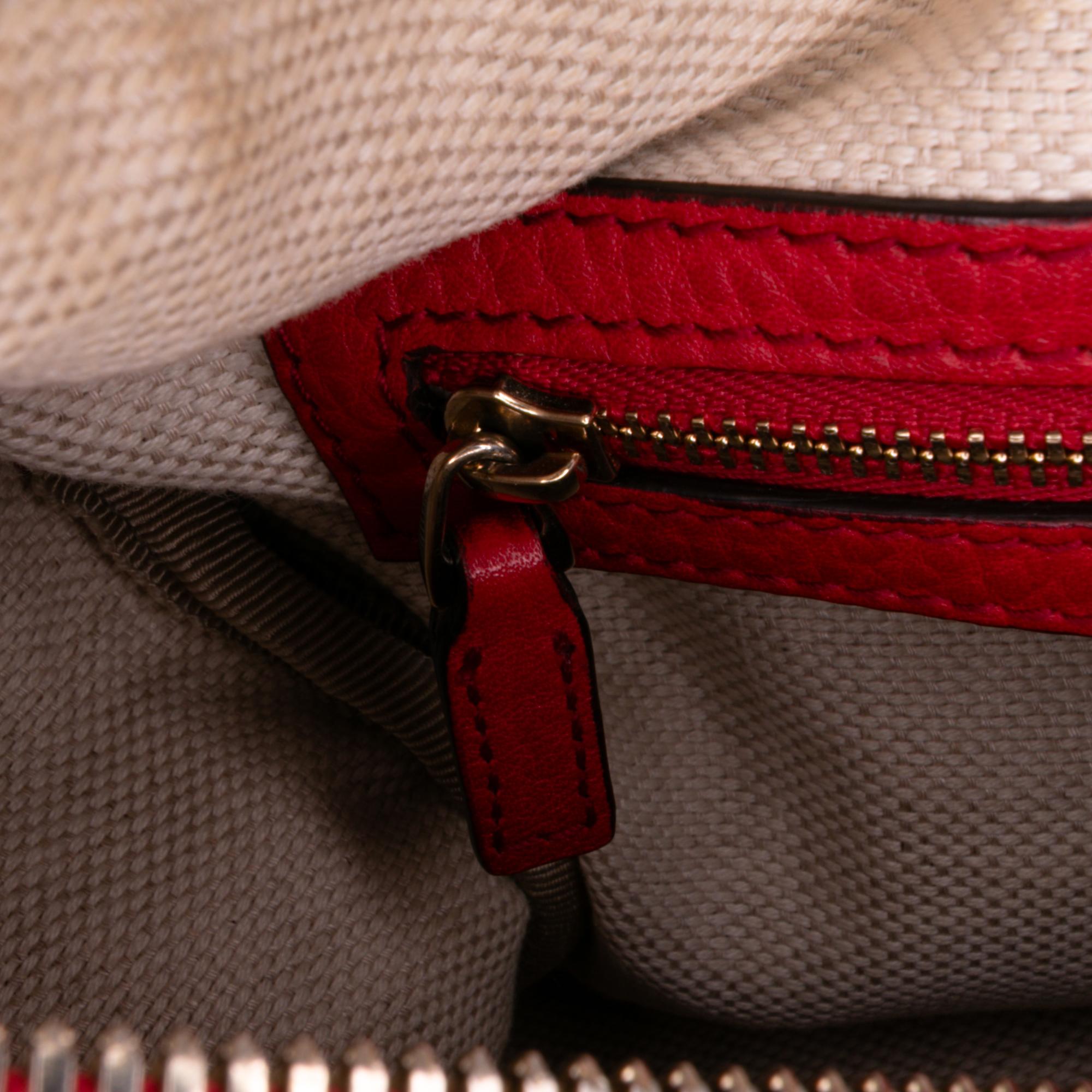 Gucci Medium Pebbled Calfskin Soho Boston Bag
