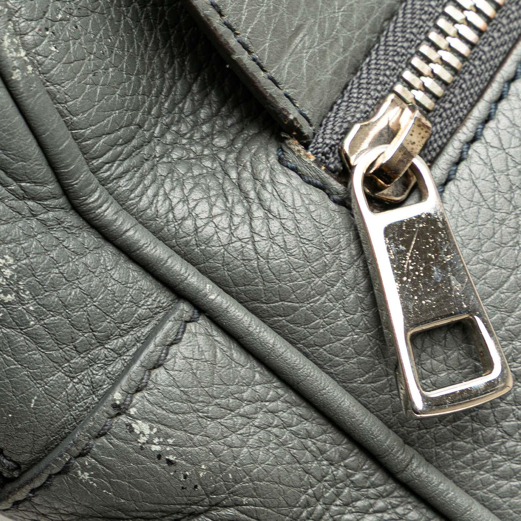Gucci Medium Pebbled Calfskin Soho Messenger Bag