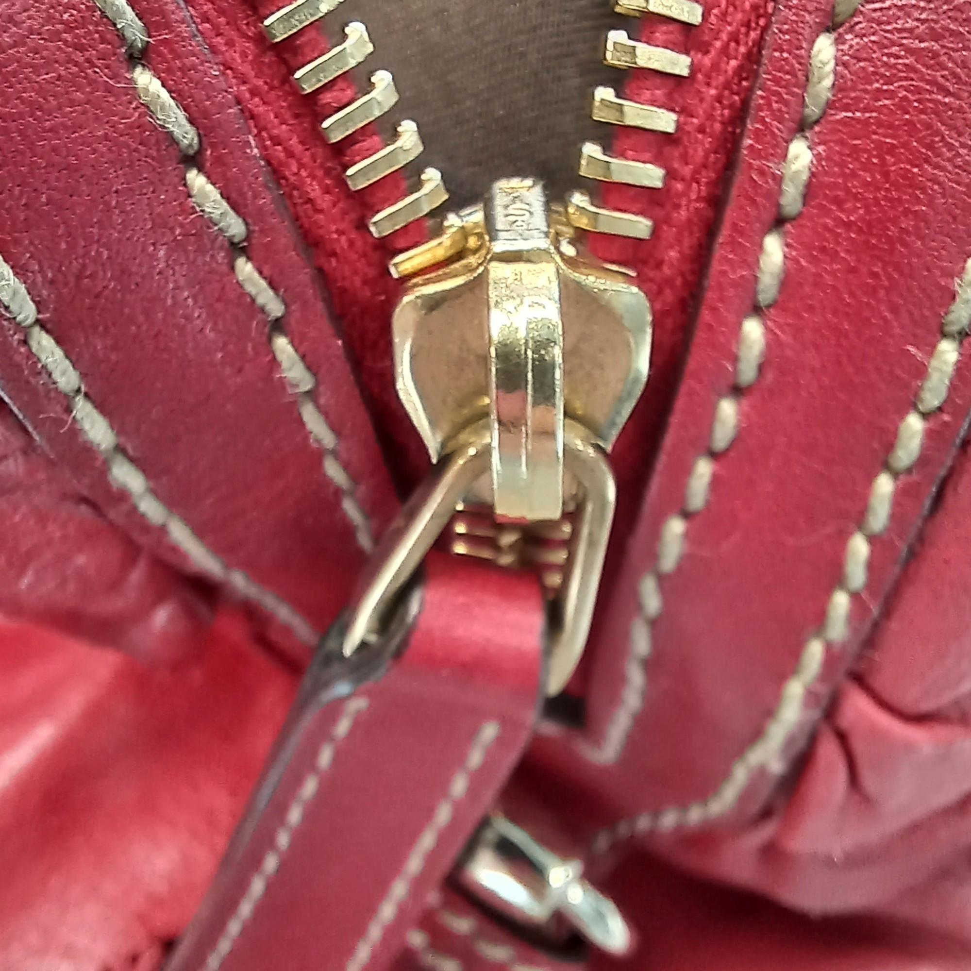 Gucci Medium Sabrina Handbag (SHG-EUoQpG)