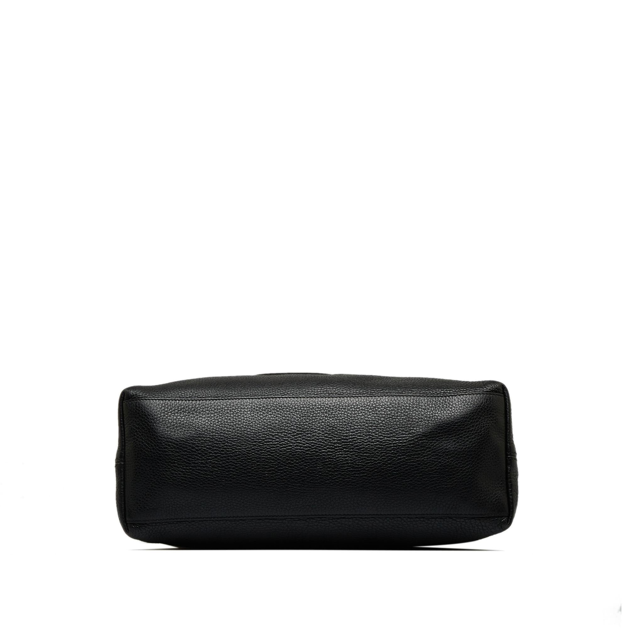 Gucci Medium Soho Chain Tote (SHG-vaekVp)
