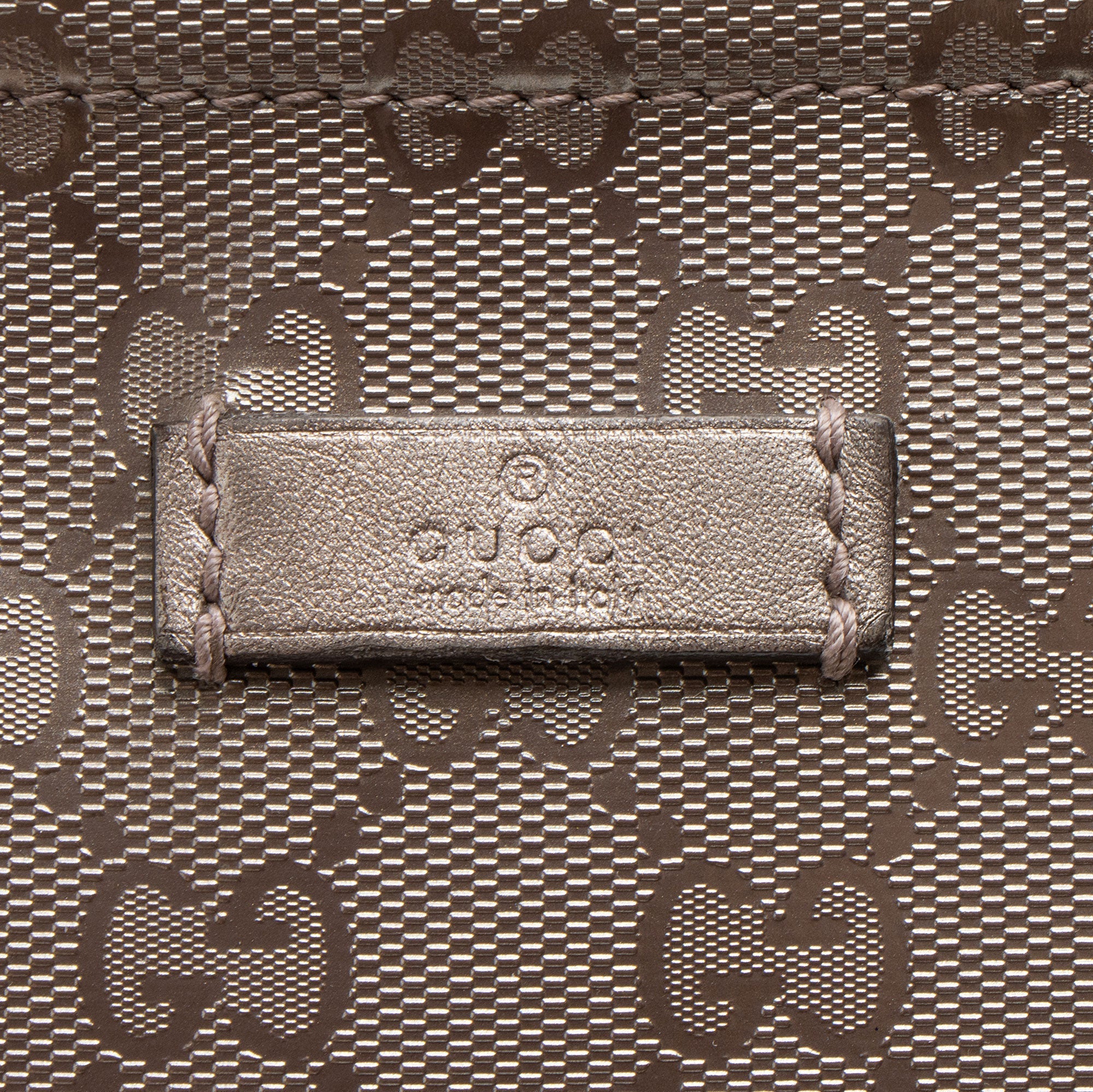 Gucci Metallic GG Imprime Flat Messenger