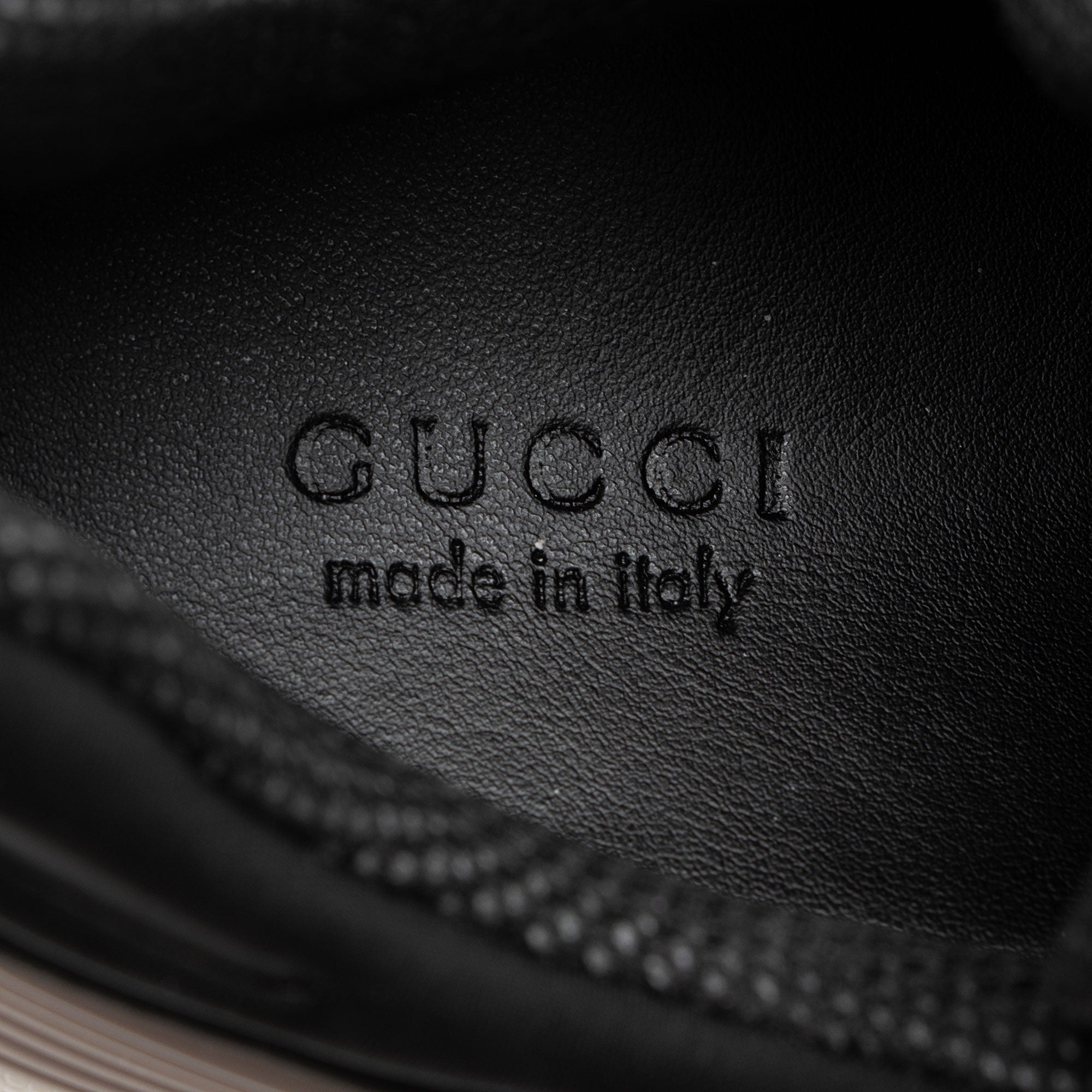 Gucci Metallic Leather Basket Sneakers - Size 9 / 39 (SHF-I0e3sE)