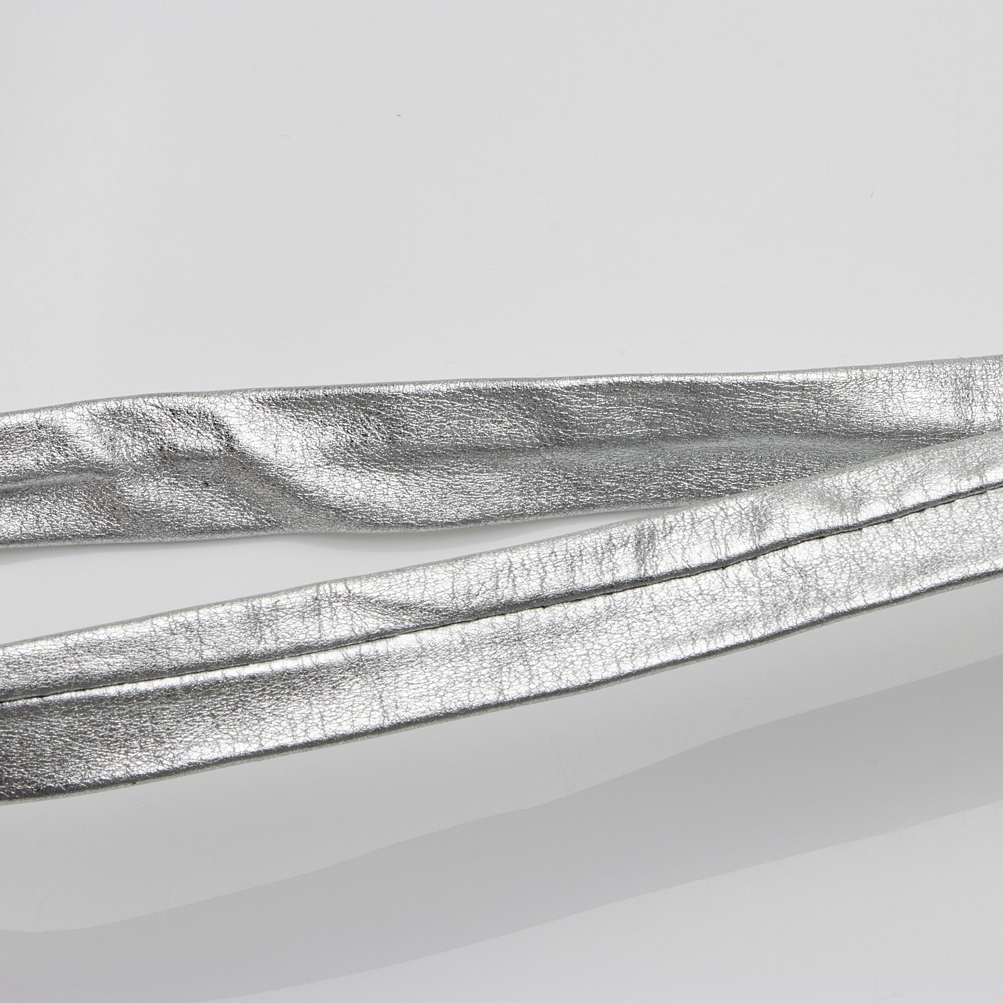 Gucci Metallic Leather Hysteria Small Clutch (SHF-hs8Ncf)
