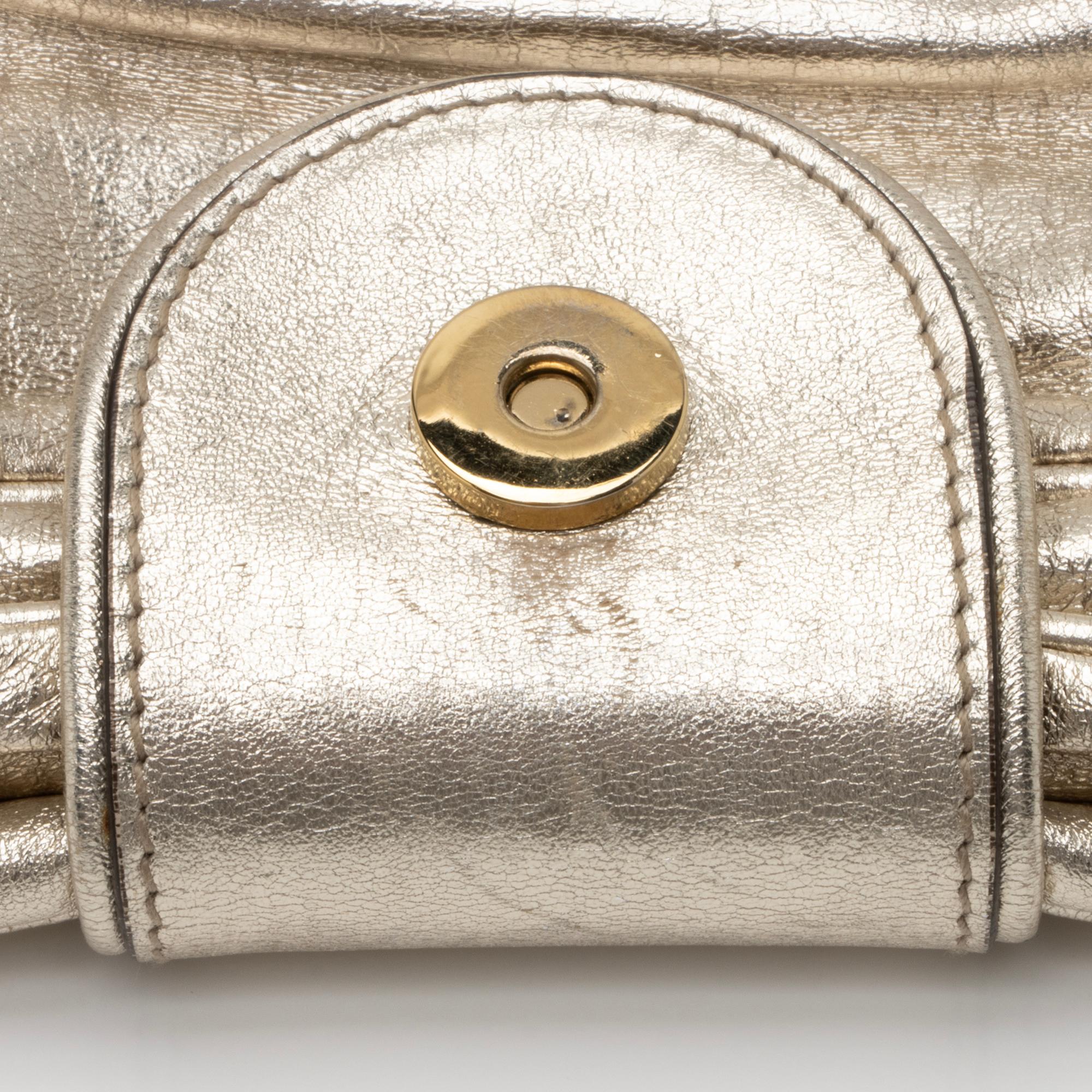 Gucci Metallic Leather Papillon Hysteria Clutch (SHF-23493)