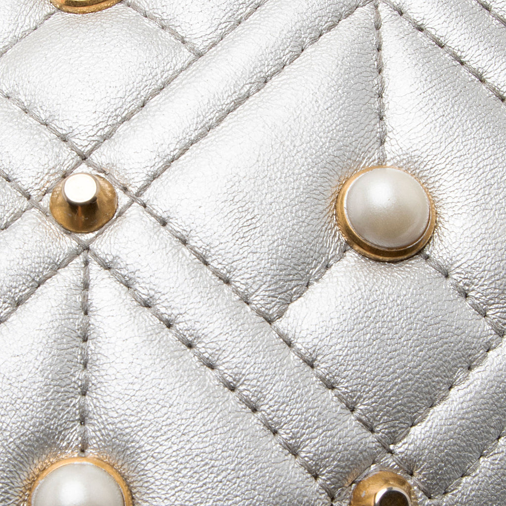 Gucci Metallic Matelasse Leather Pearl GG Marmont Mini Flap Bag - FINAL SALE (SHF-ZNLBGf)