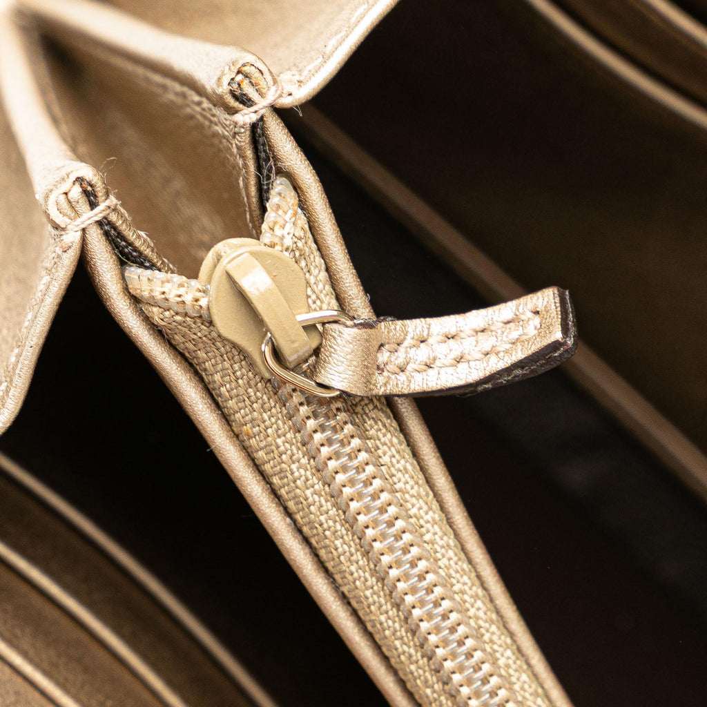 Gucci Metallic Microguccissima Dice ContinLBtal Wallet