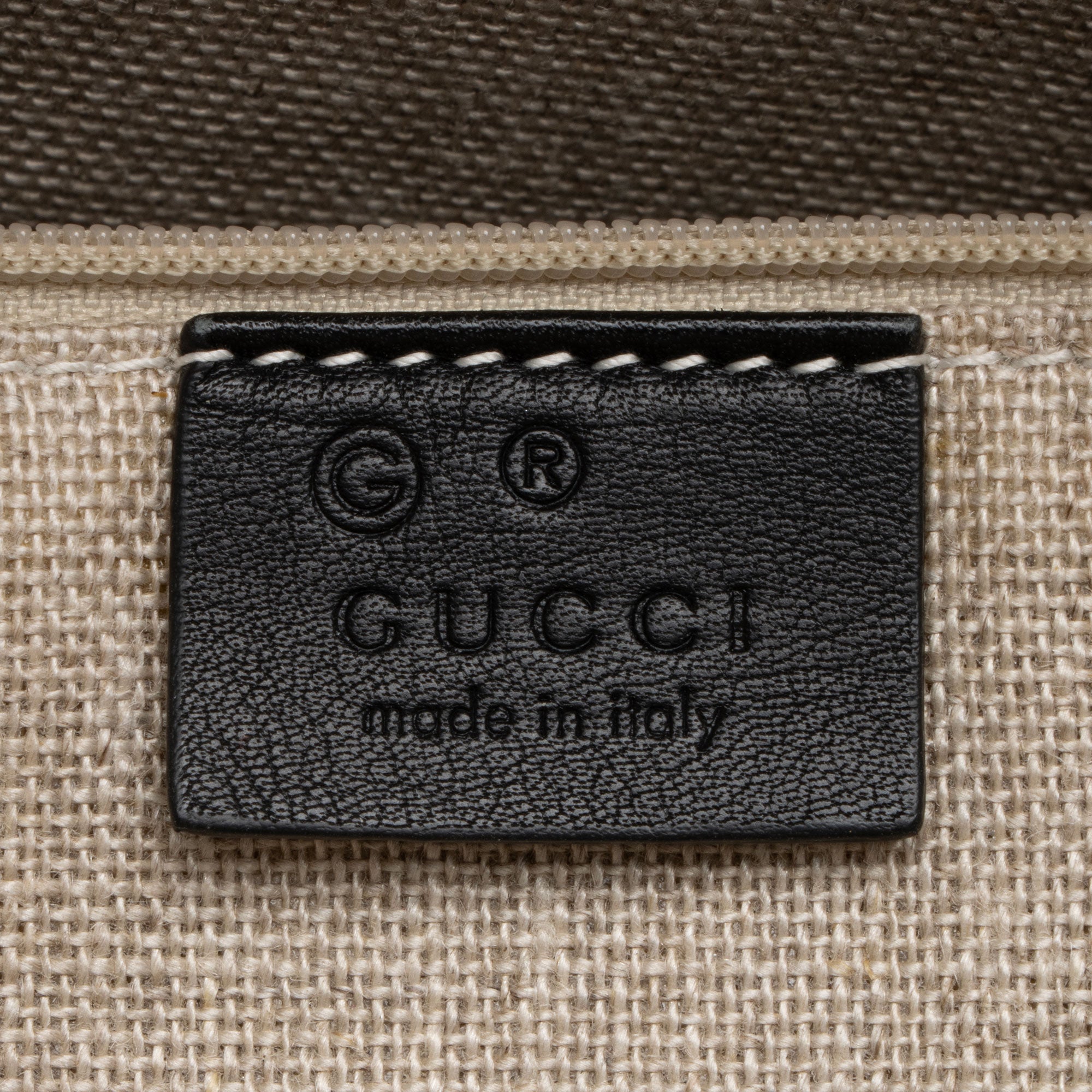 Gucci Microguccissima Leather Bree Small Shoulder Bag (SHF-a6qtmn)