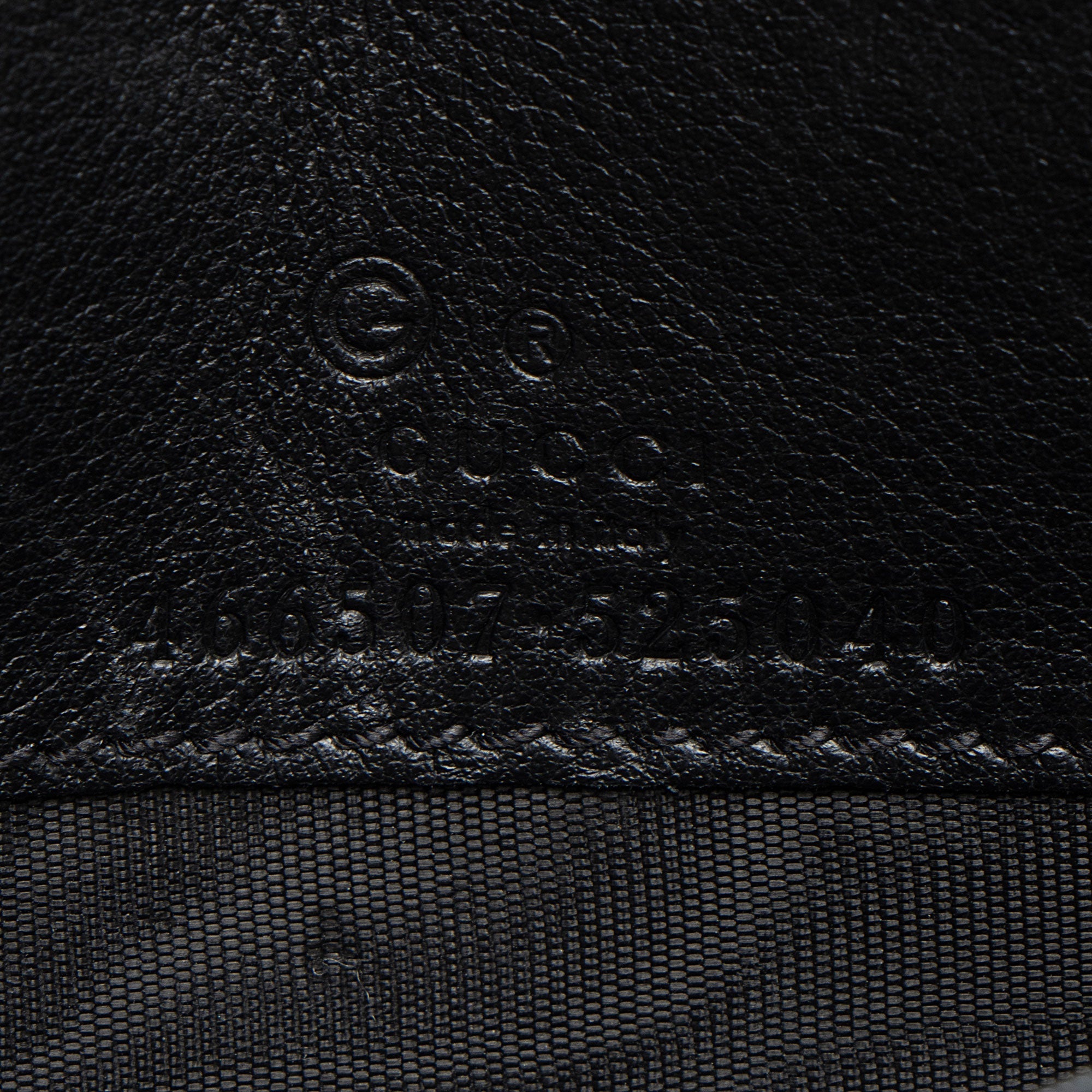 Gucci Microguccissima Leather Wallet Crossbody (SHF-4jl4nn)