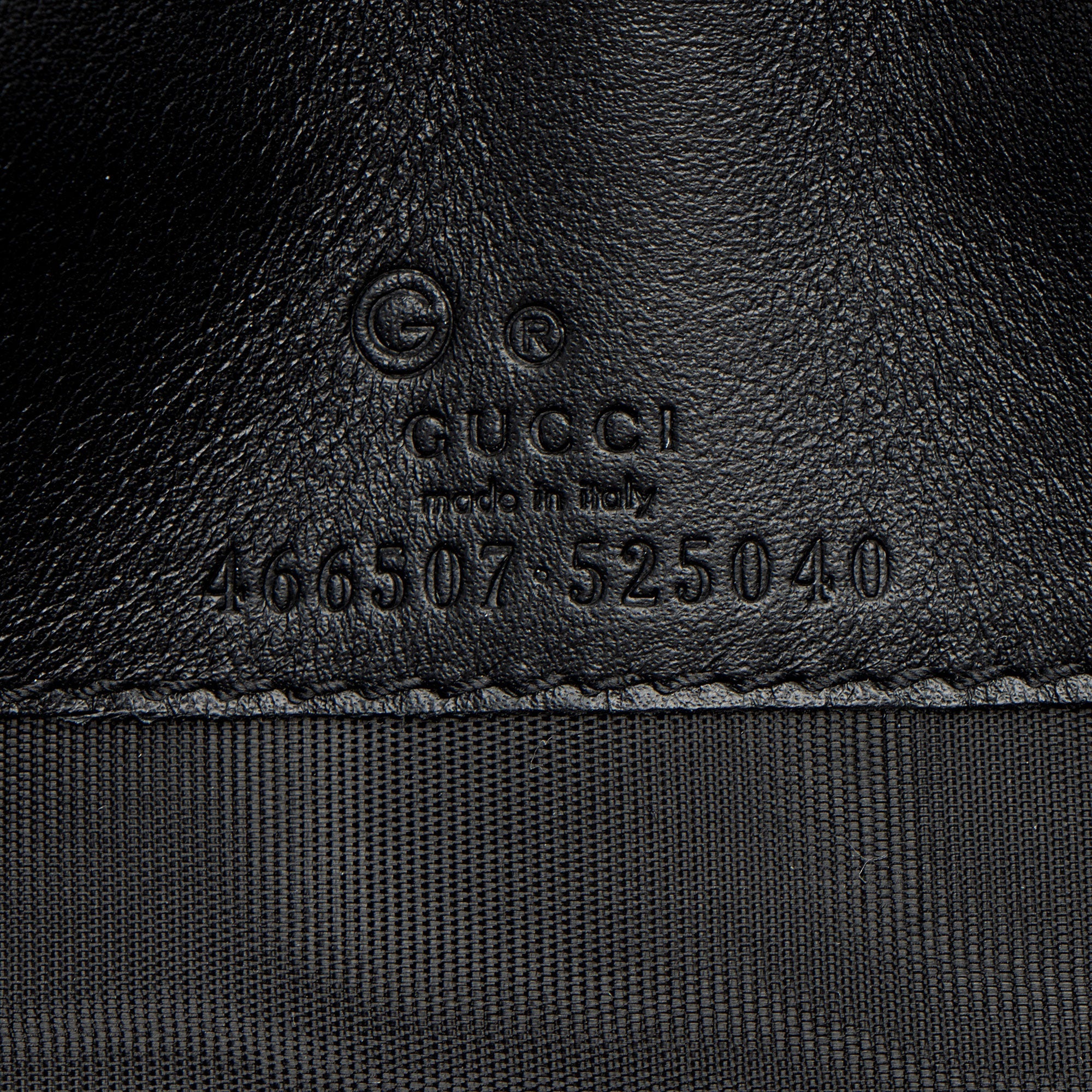 Gucci Microguccissima Leather Wallet Crossbody (SHF-RljdLh)