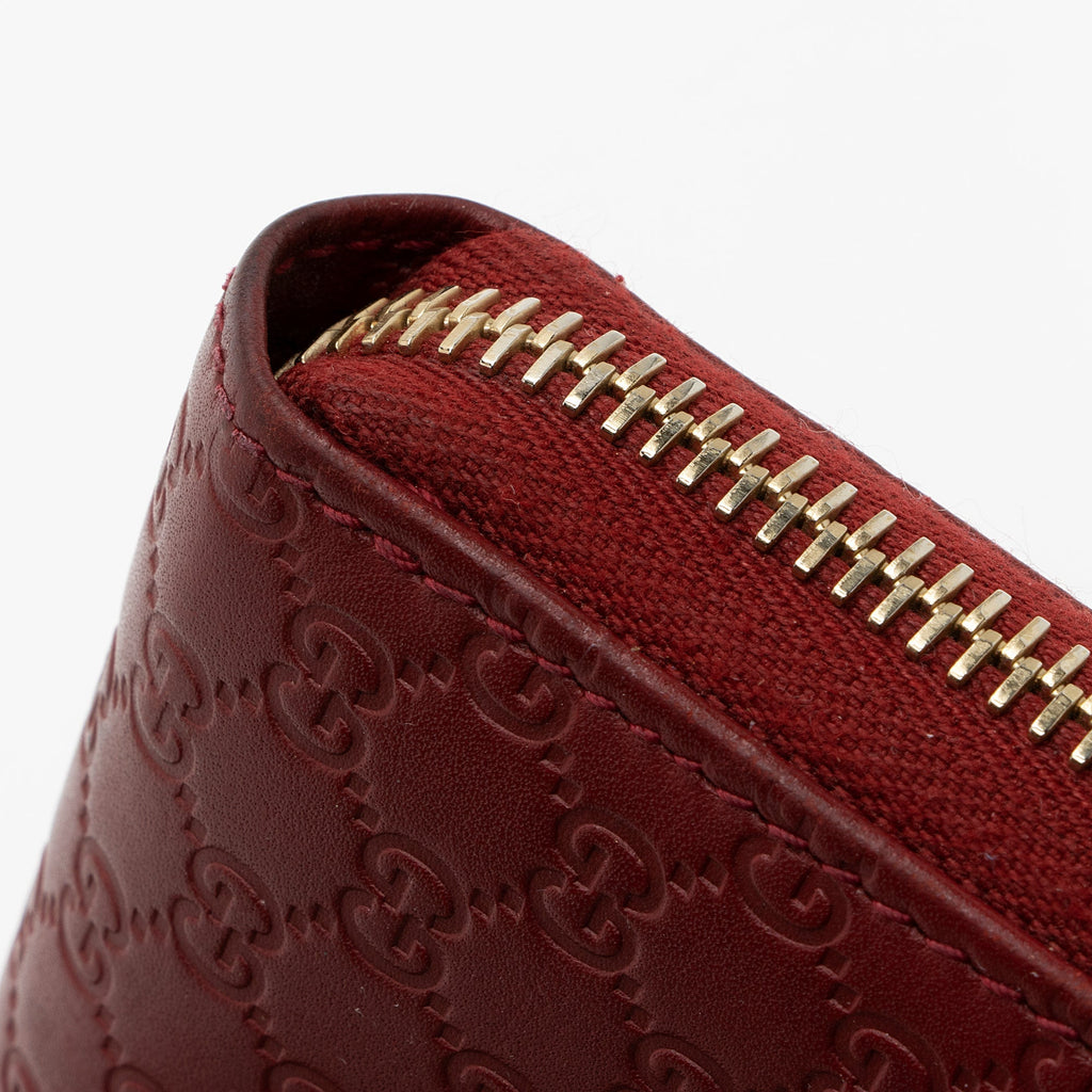 Gucci Microguccissima Leather Zip Around Card Case (SHF-U1fahf)