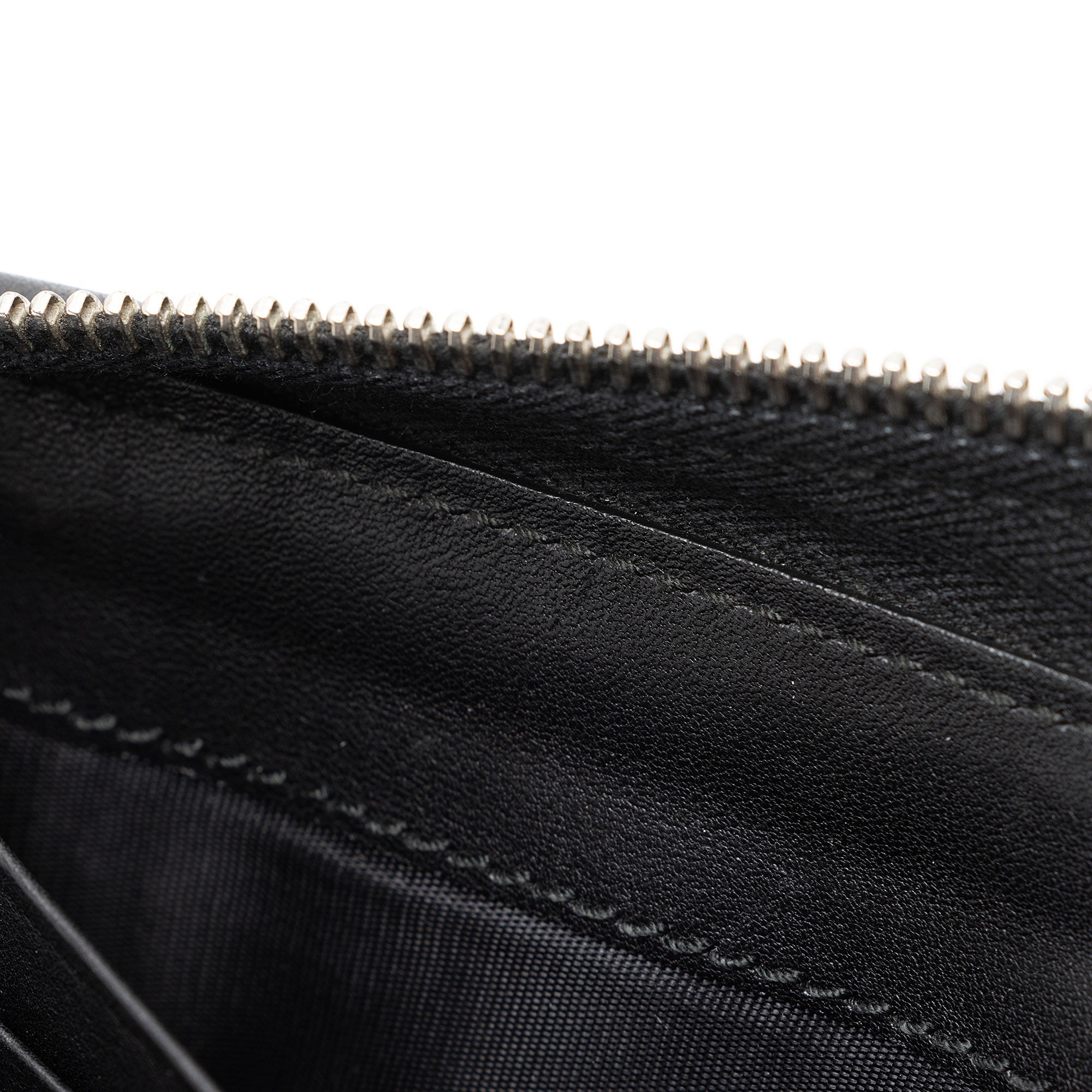 Gucci Microguccissima Leather Zip Around Wallet (SHF-hxo3sm)