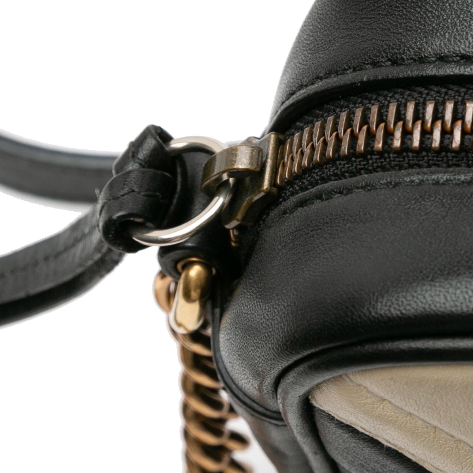 Gucci Mini GG Marmont Matelasse Crossbody Bag (SHG-MNuK5d)
