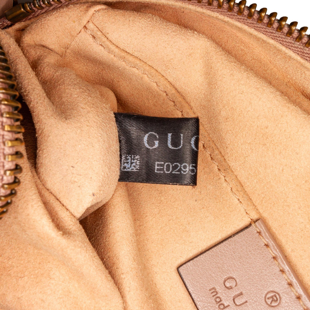 Gucci Mini GG Marmont Matelasse Crossbody (SHG-r1hvKf)