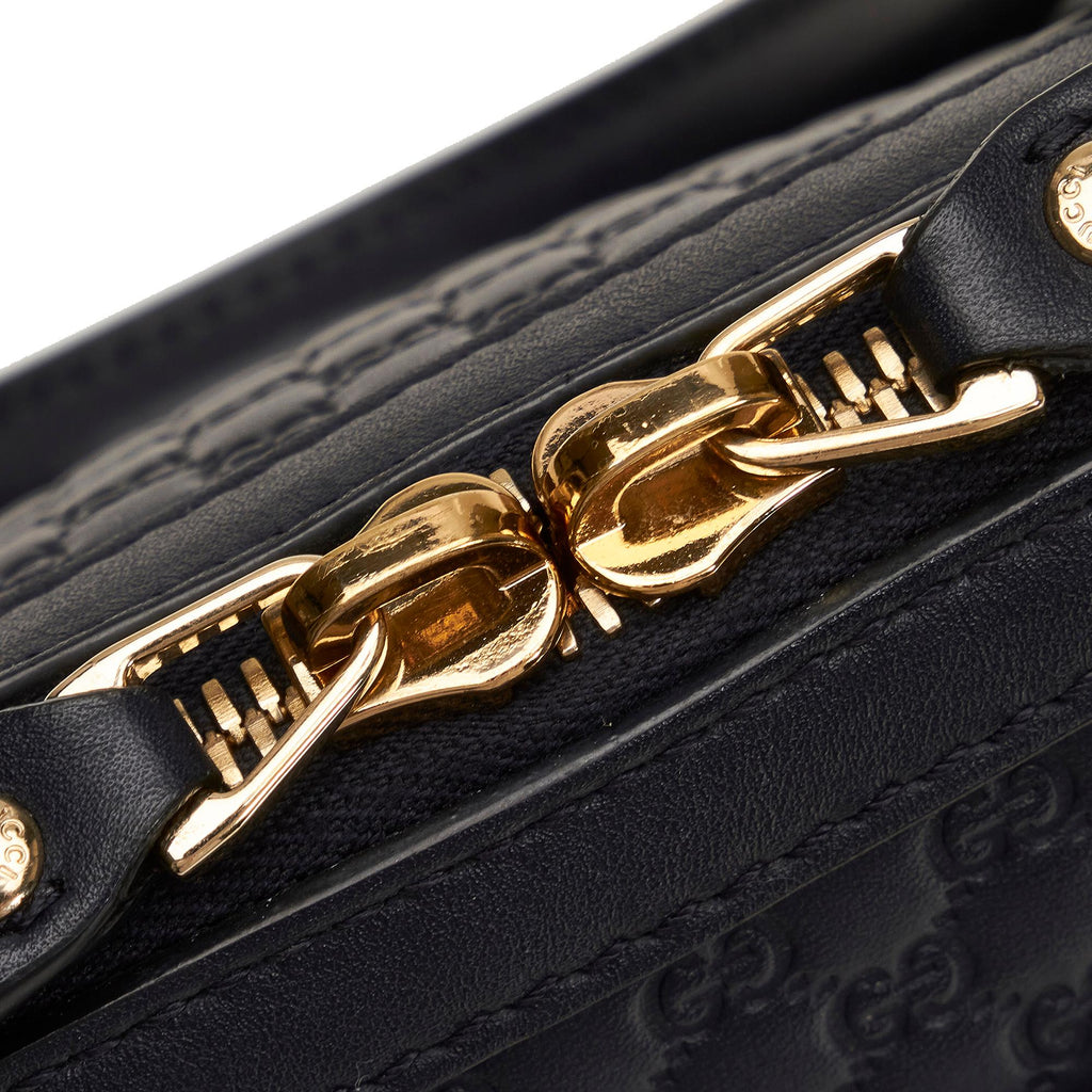 Gucci Mini Microguccissima Dome Handbag (SHG-YHaJus)