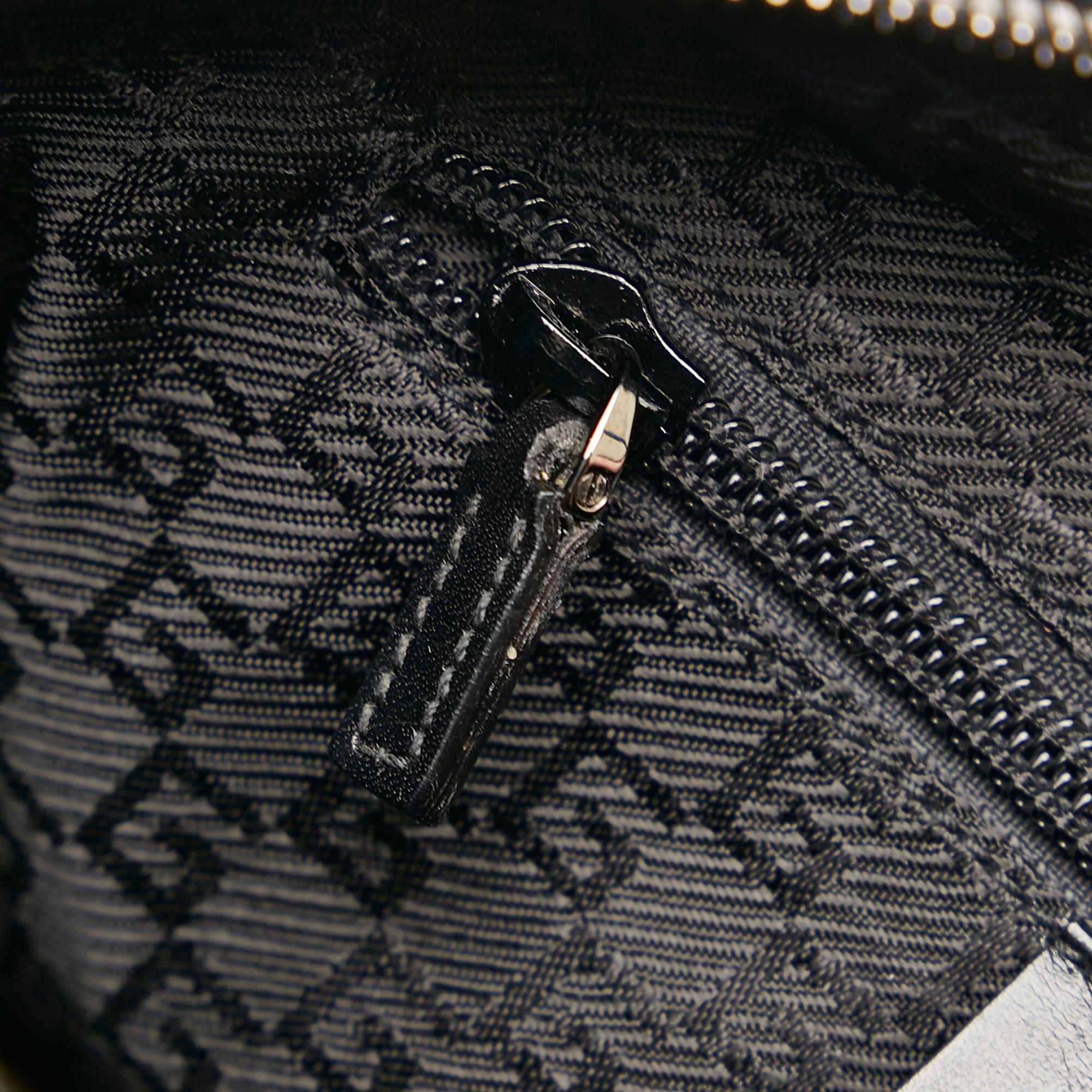 Gucci Nylon Clutch (SHG-36778)