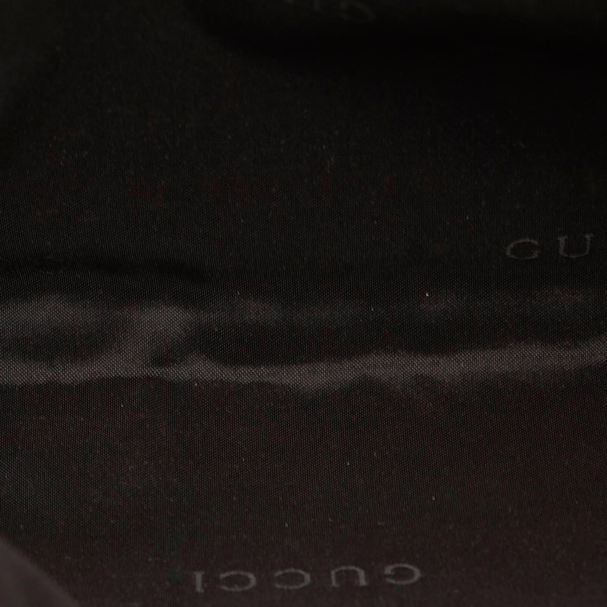 Gucci Nylon Pouch (SHG-29122)