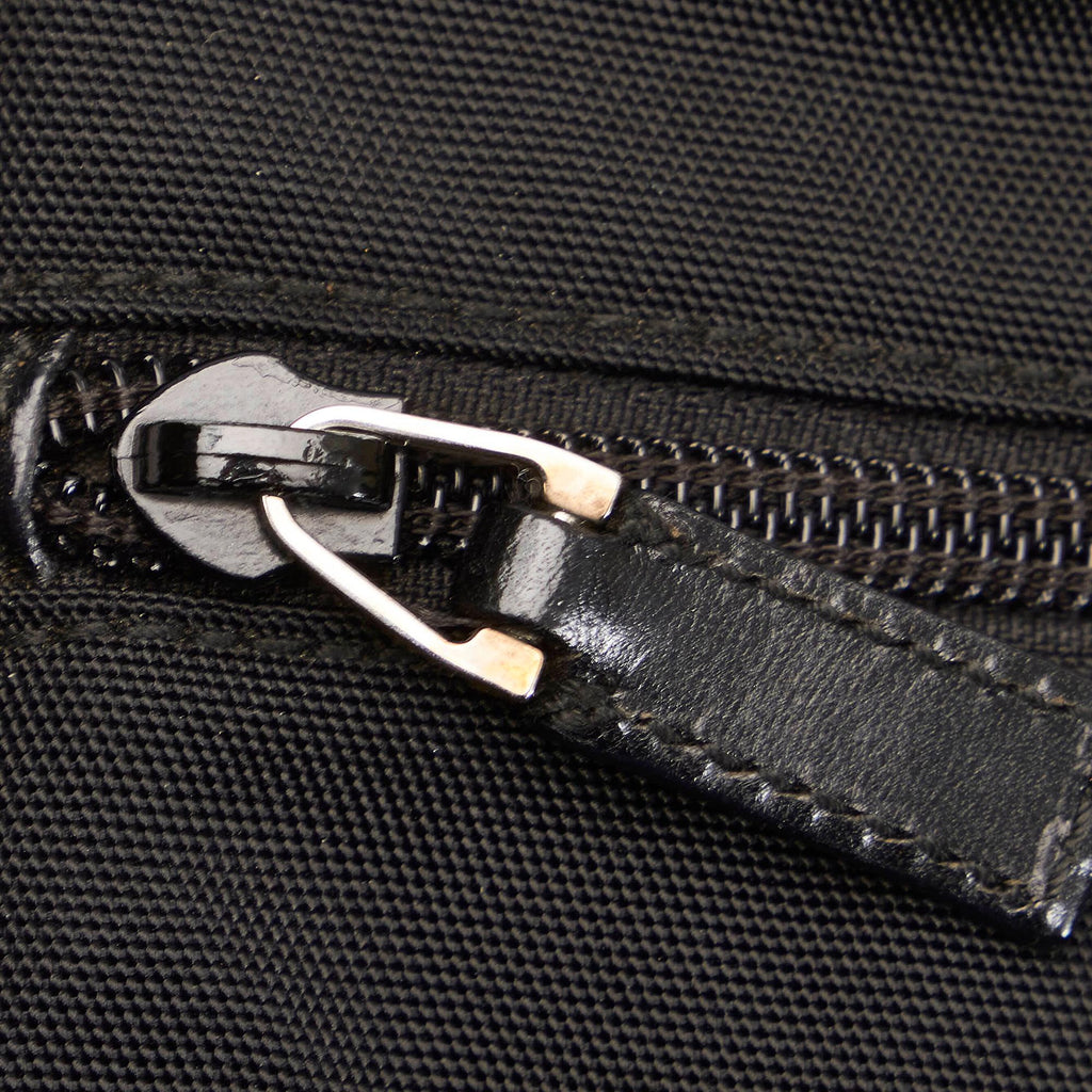 Gucci Nylon Pouch (SHG-29122)